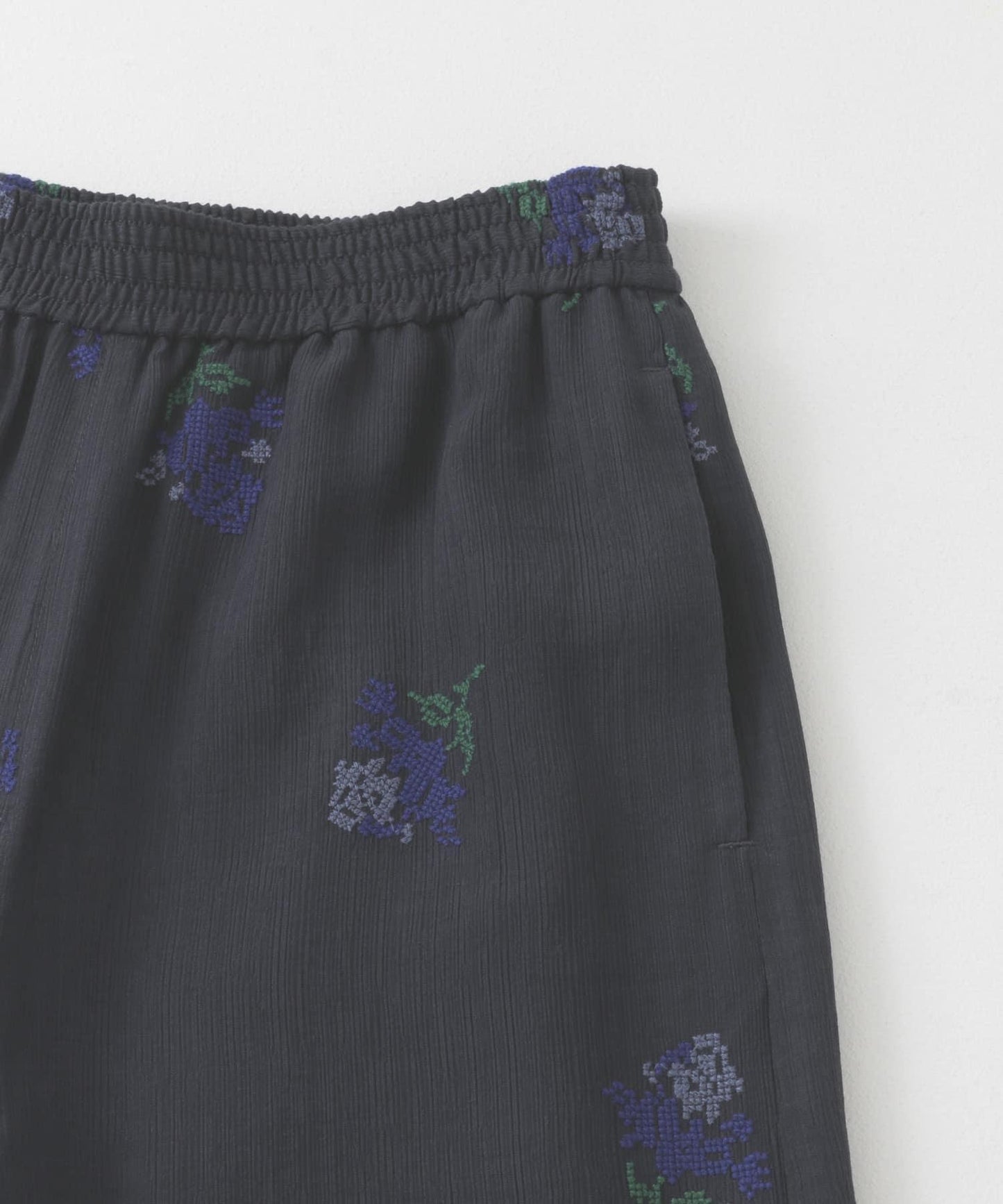 刺繡休閒褲