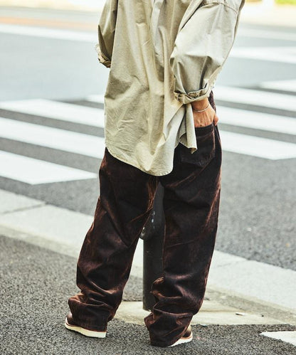 直筒版型植絨寬鬆牛仔褲