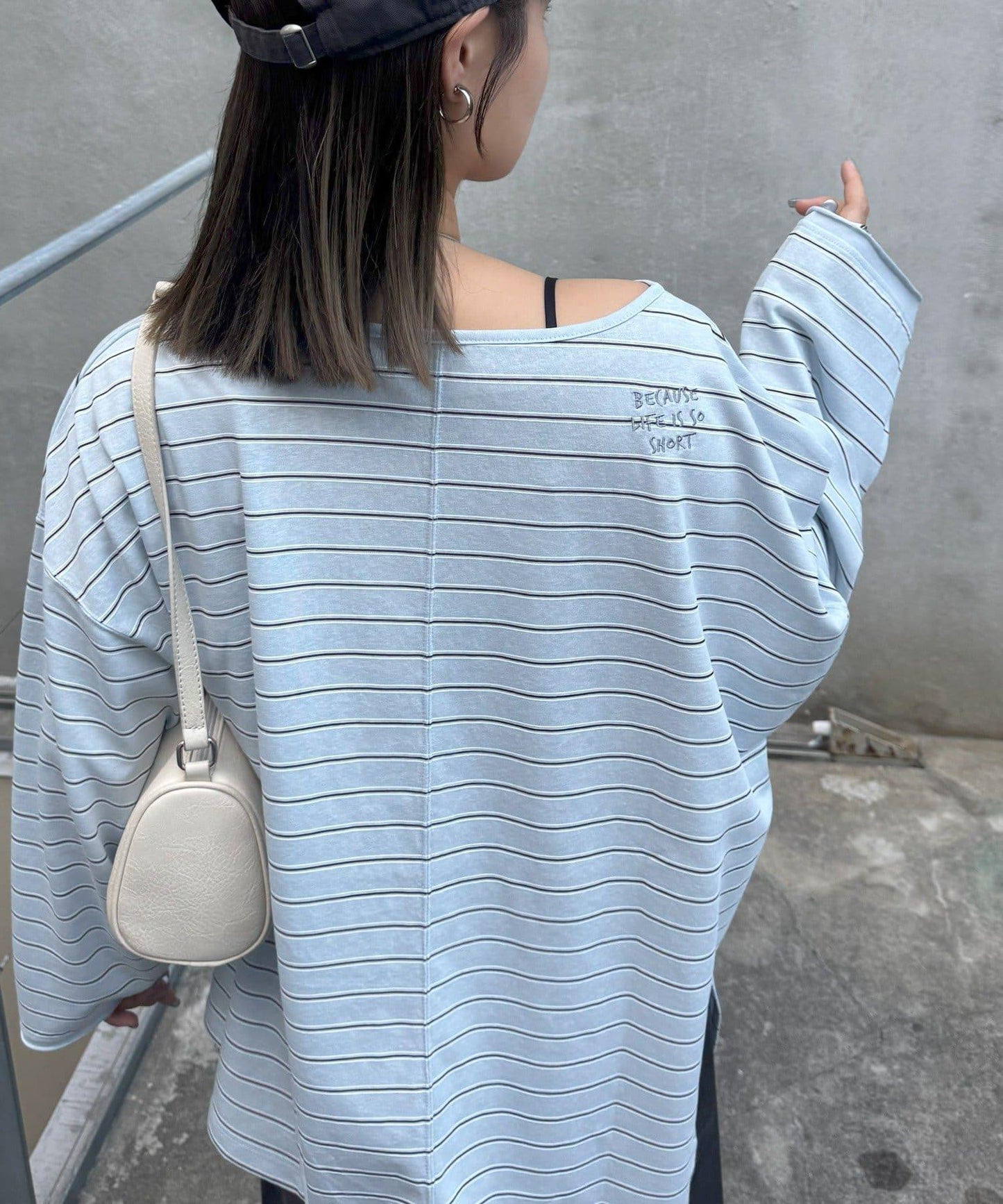 透視斜紋條紋單點刺繡寬鬆T恤