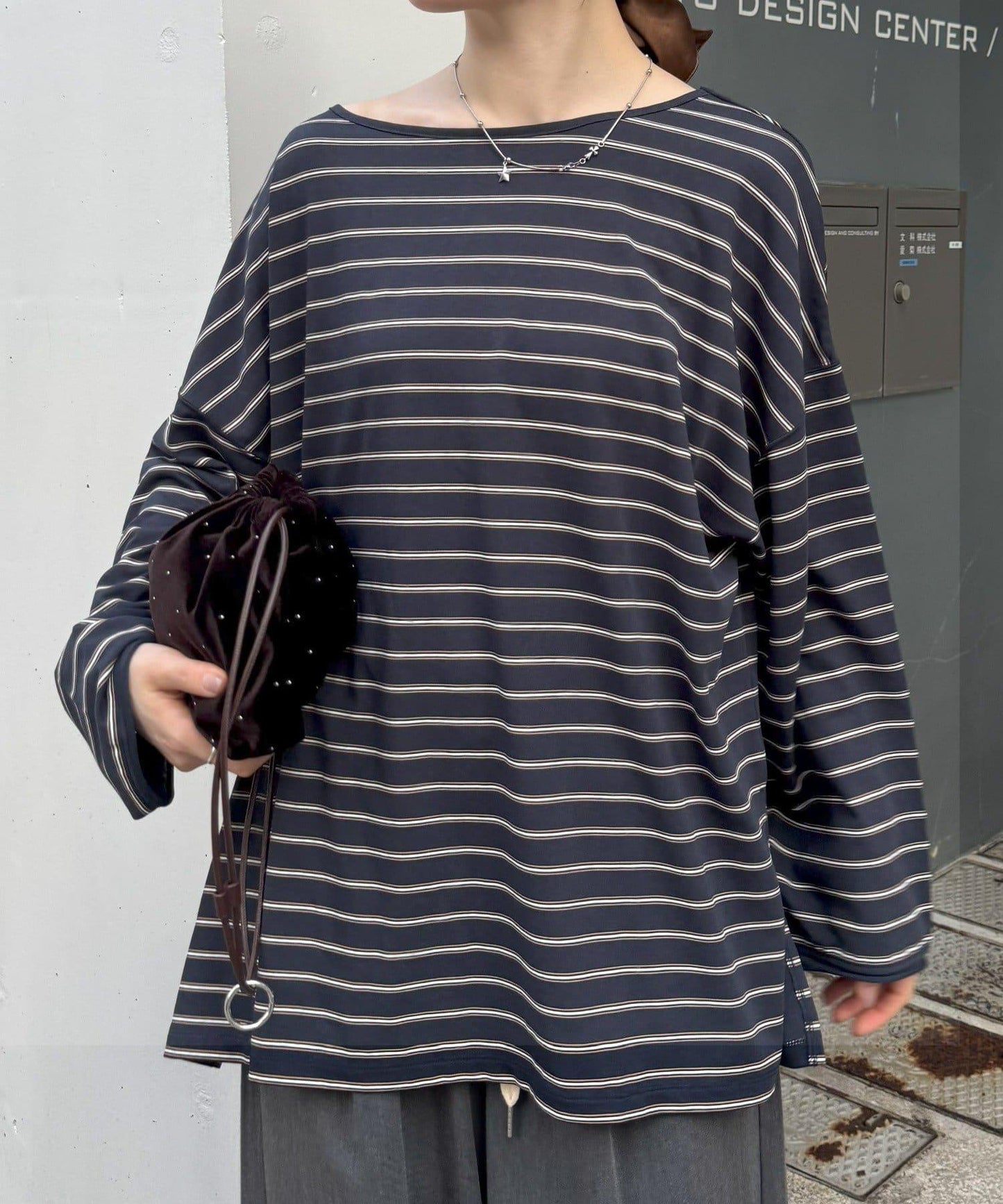 透視斜紋條紋單點刺繡寬鬆T恤