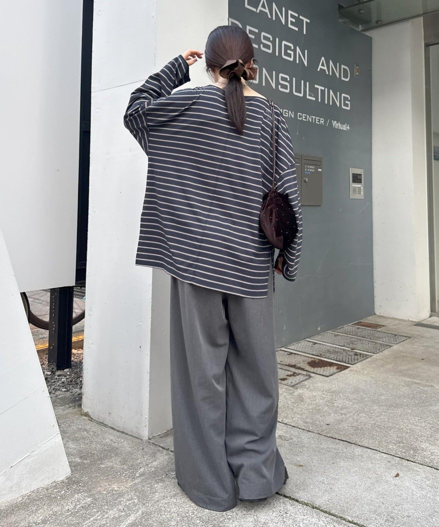 透視斜紋條紋單點刺繡寬鬆T恤