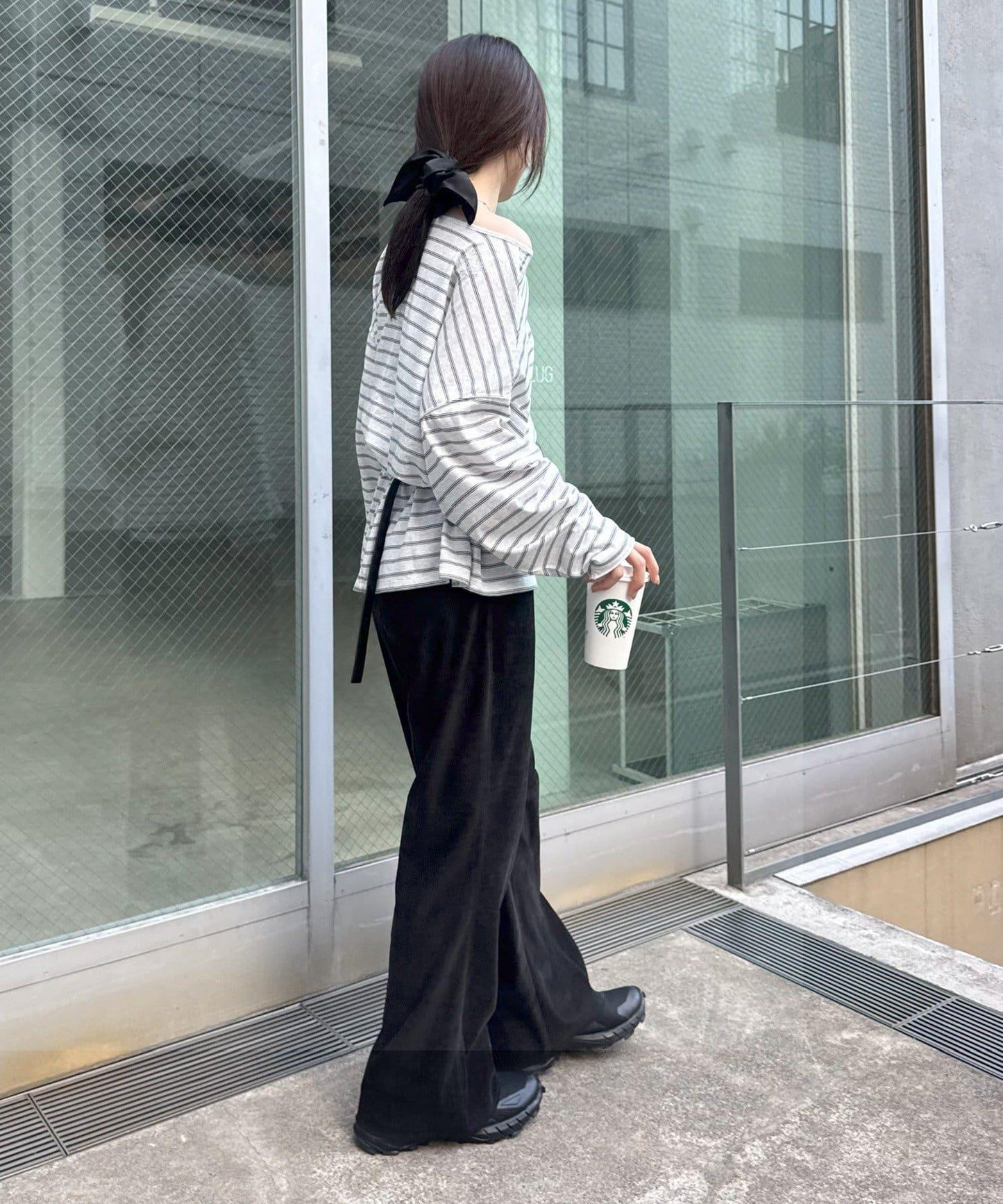 透視斜紋條紋單點刺繡寬鬆T恤