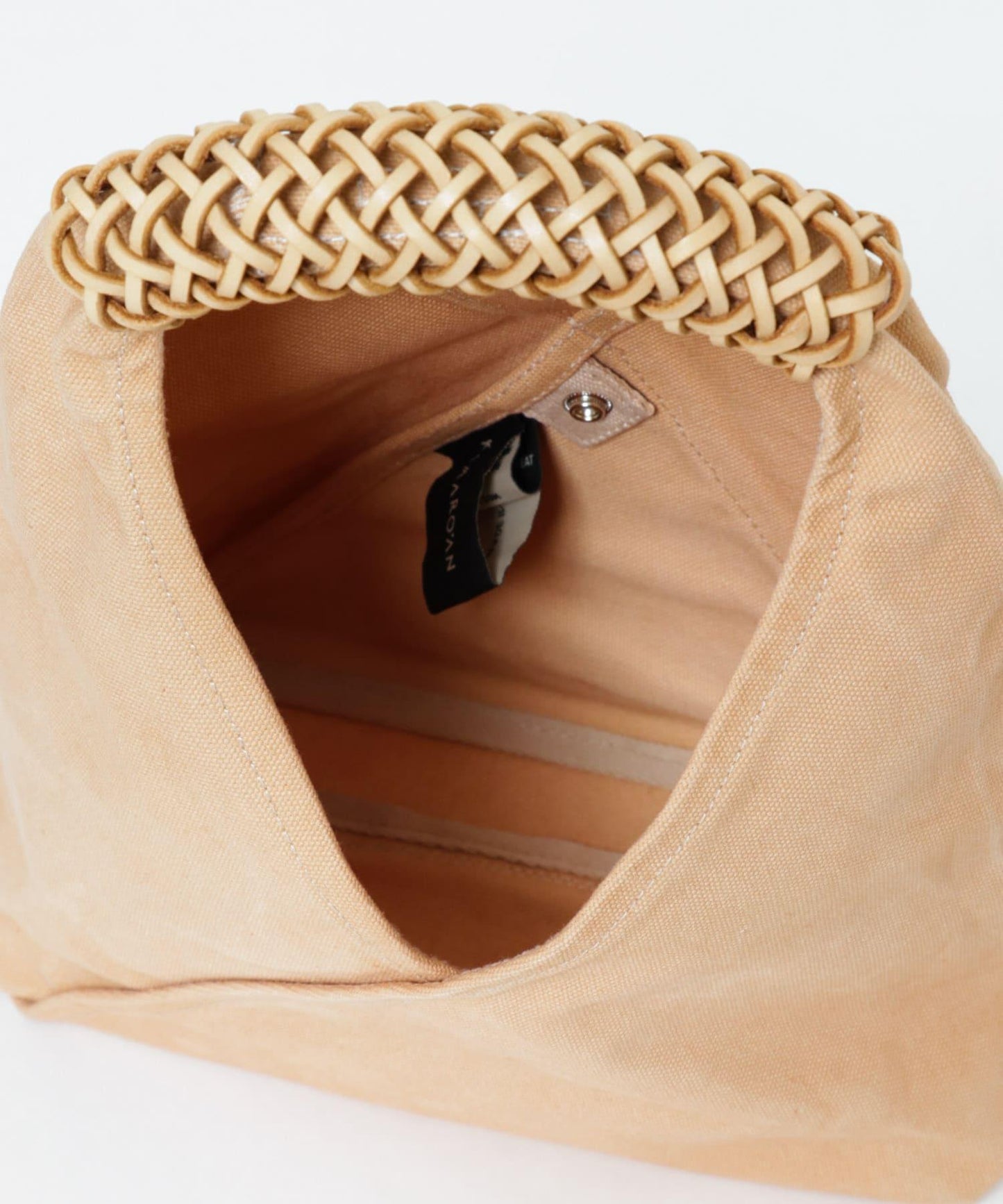 KAMARO’AN 編織三角包 36