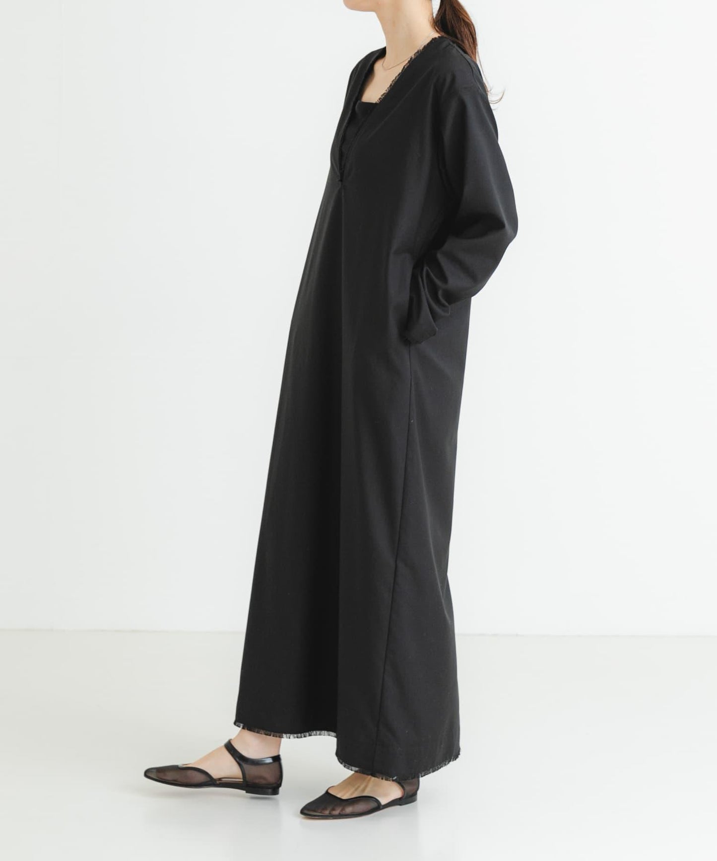new basic 深V領連衣裙