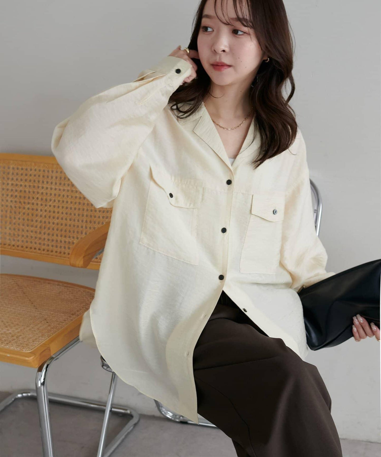 【Discoat】透視黑色紐扣開領襯衫