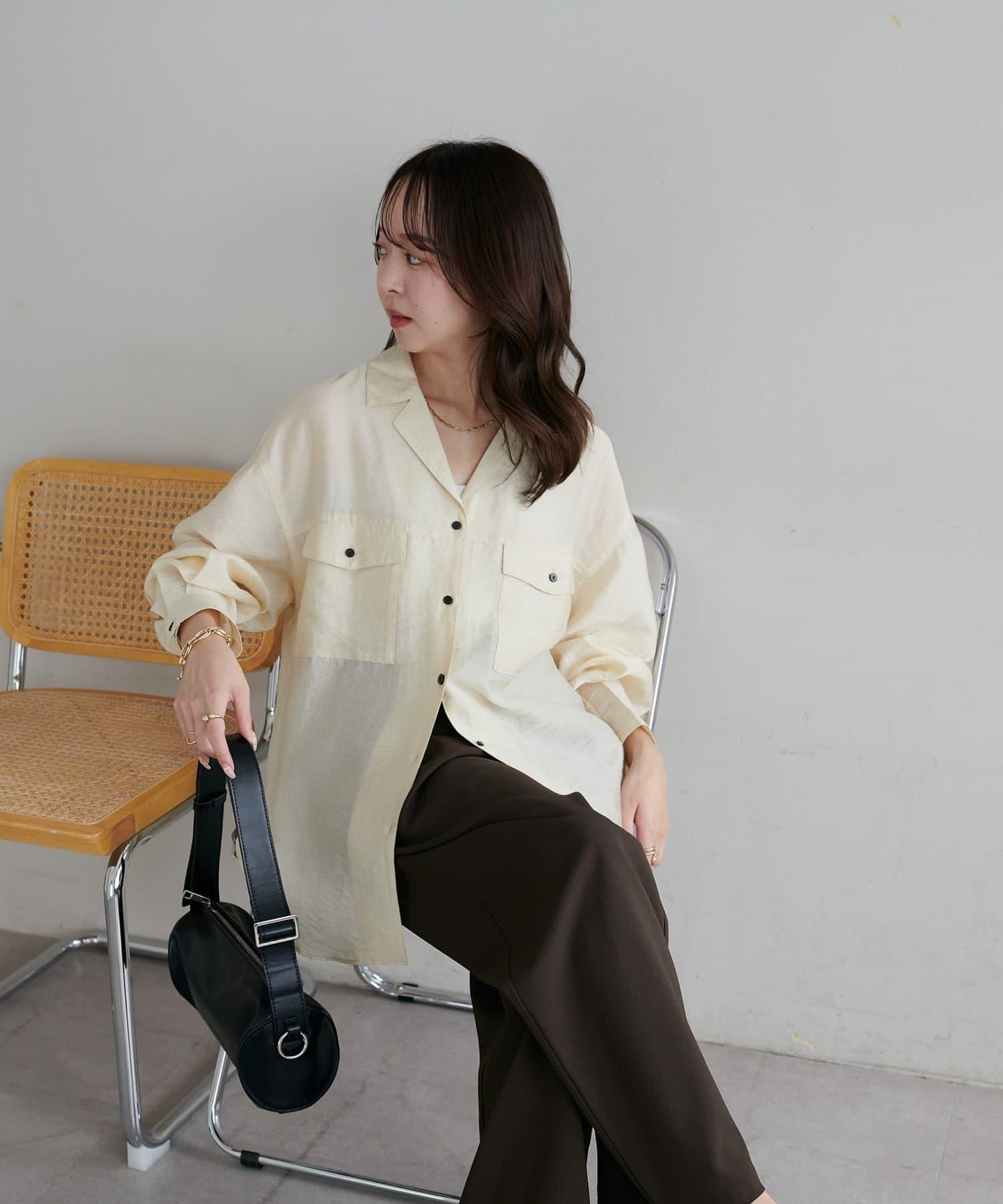 【Discoat】透視黑色紐扣開領襯衫