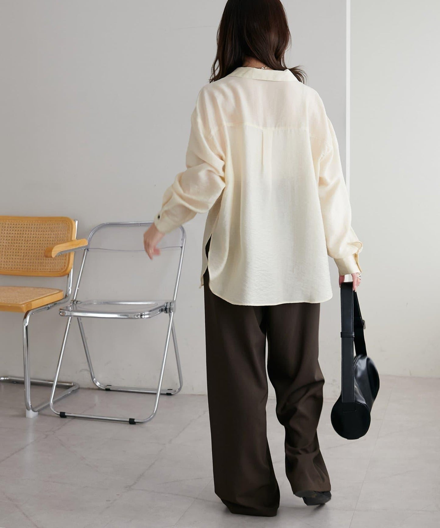 【Discoat】透視黑色紐扣開領襯衫