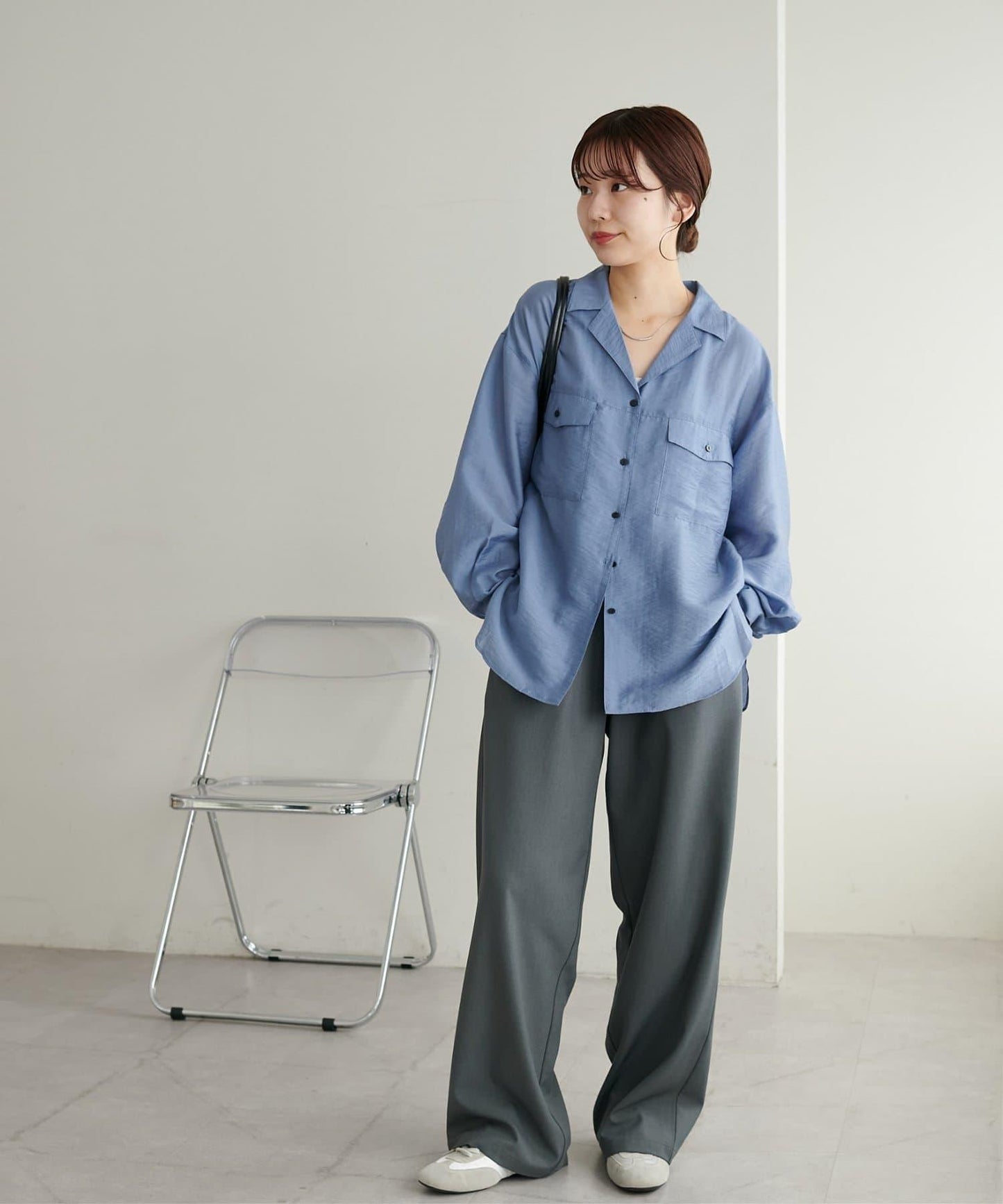 【Discoat】透視黑色紐扣開領襯衫