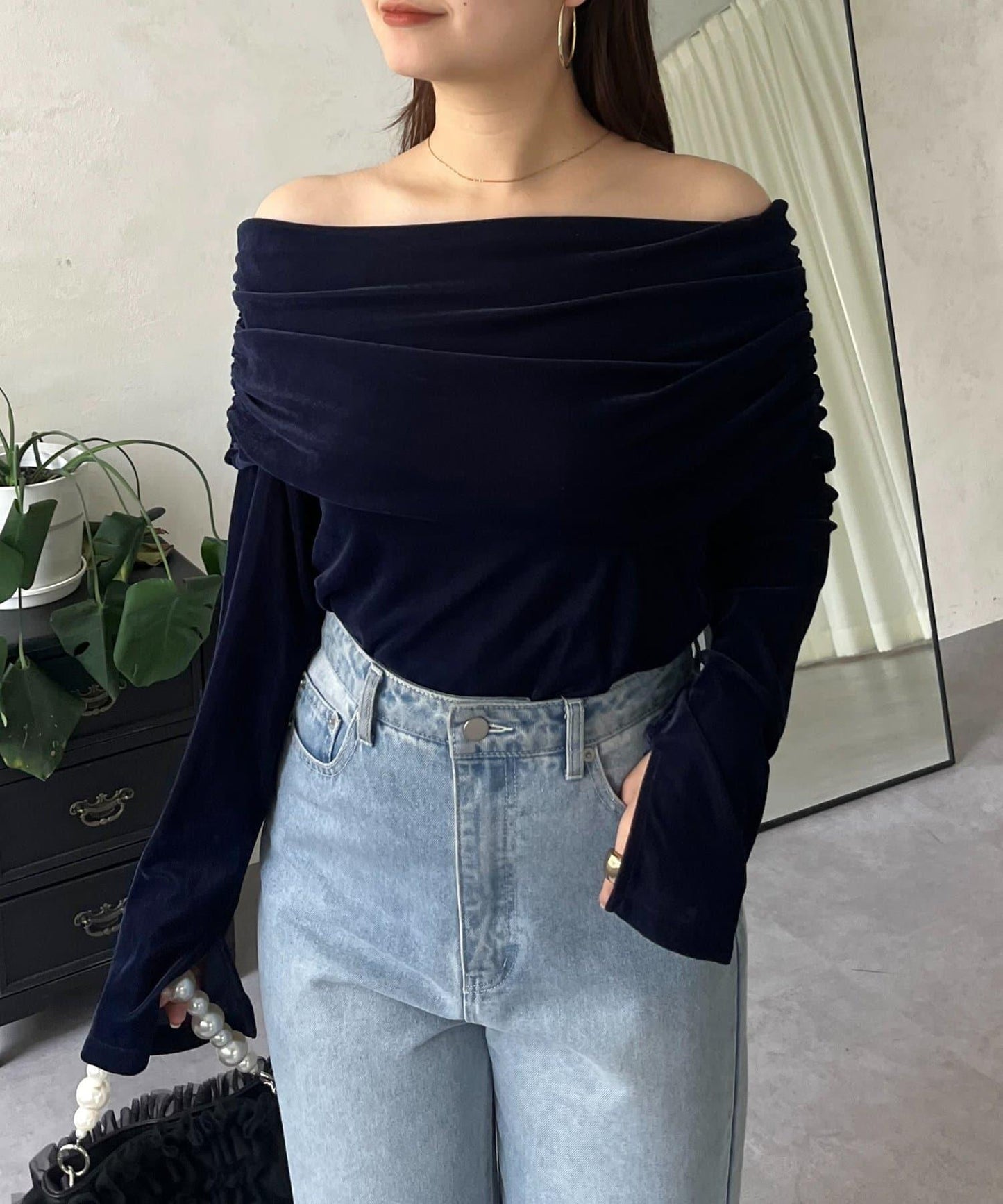 袖開叉透視天鵝絨一字肩上衣