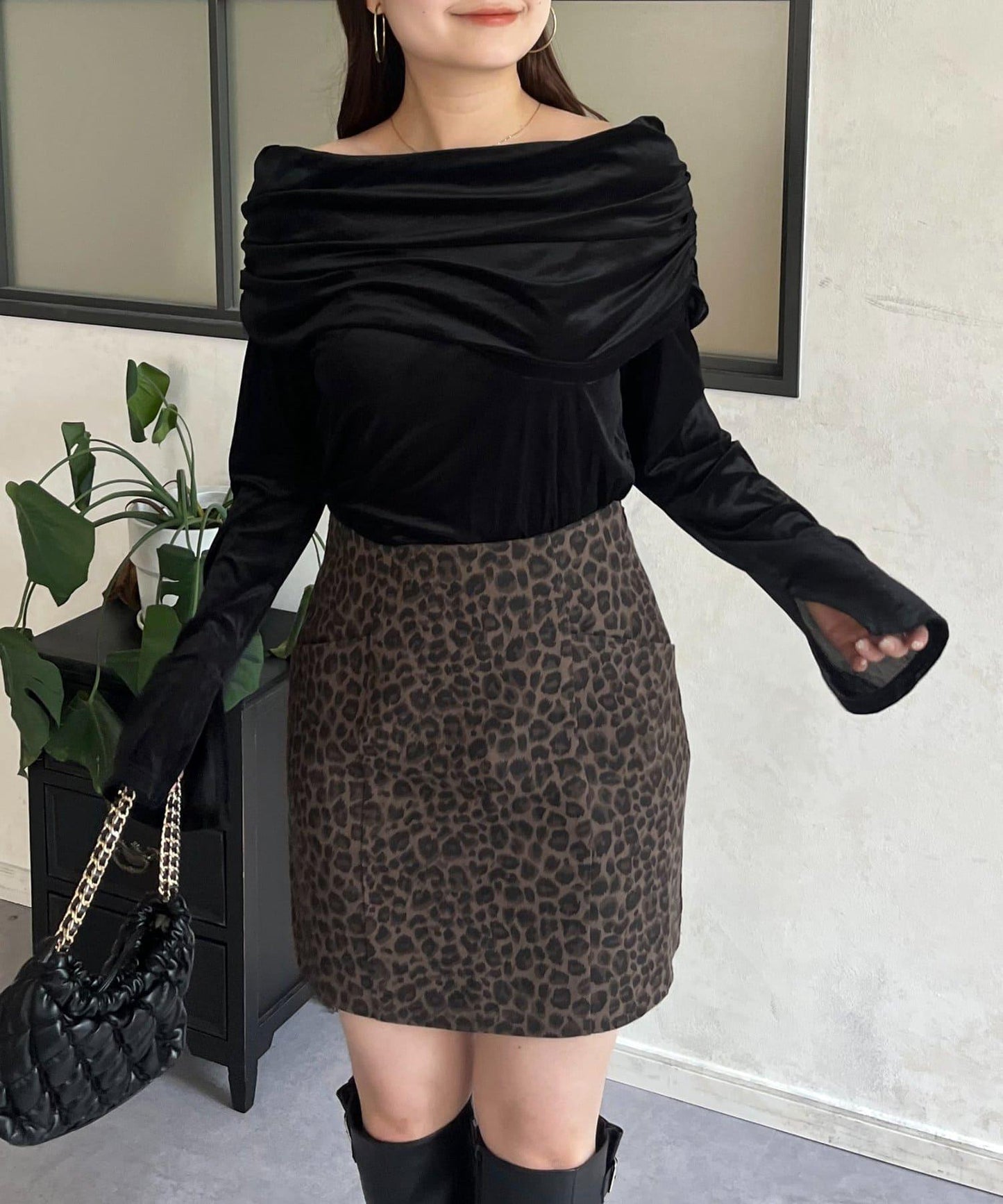 袖開叉透視天鵝絨一字肩上衣