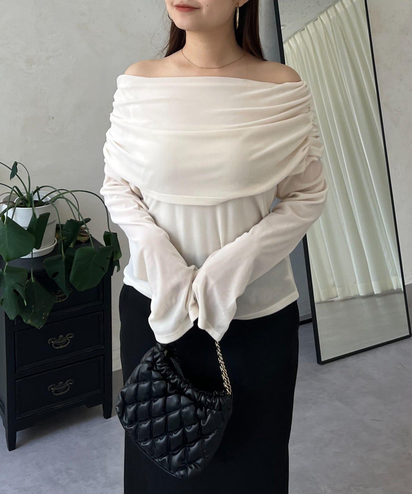 袖開叉透視天鵝絨一字肩上衣