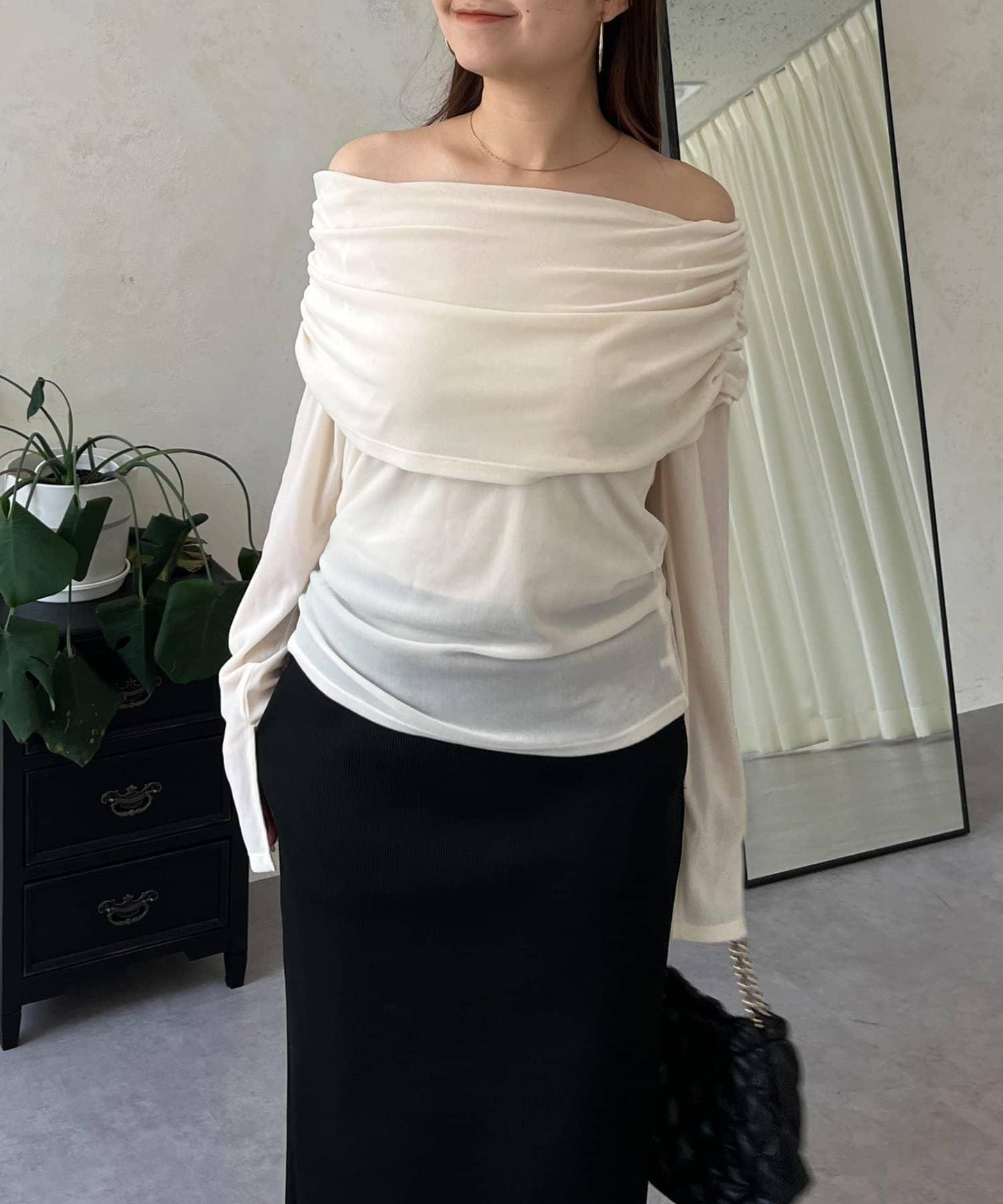 袖開叉透視天鵝絨一字肩上衣