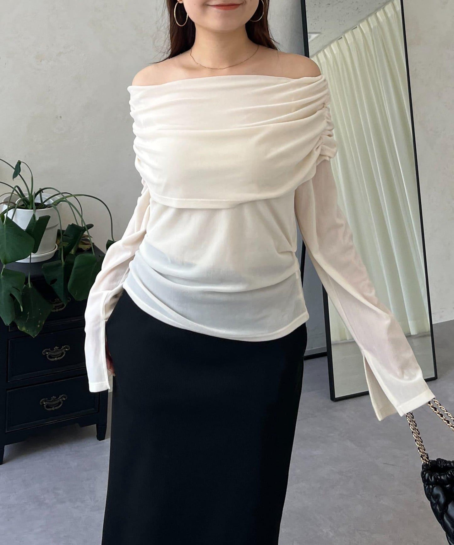袖開叉透視天鵝絨一字肩上衣
