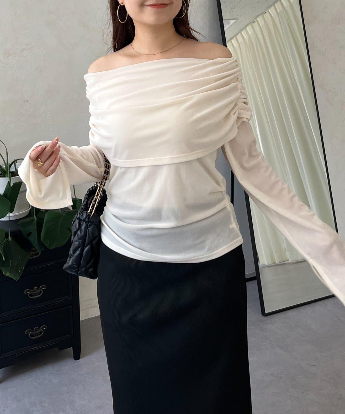 袖開叉透視天鵝絨一字肩上衣