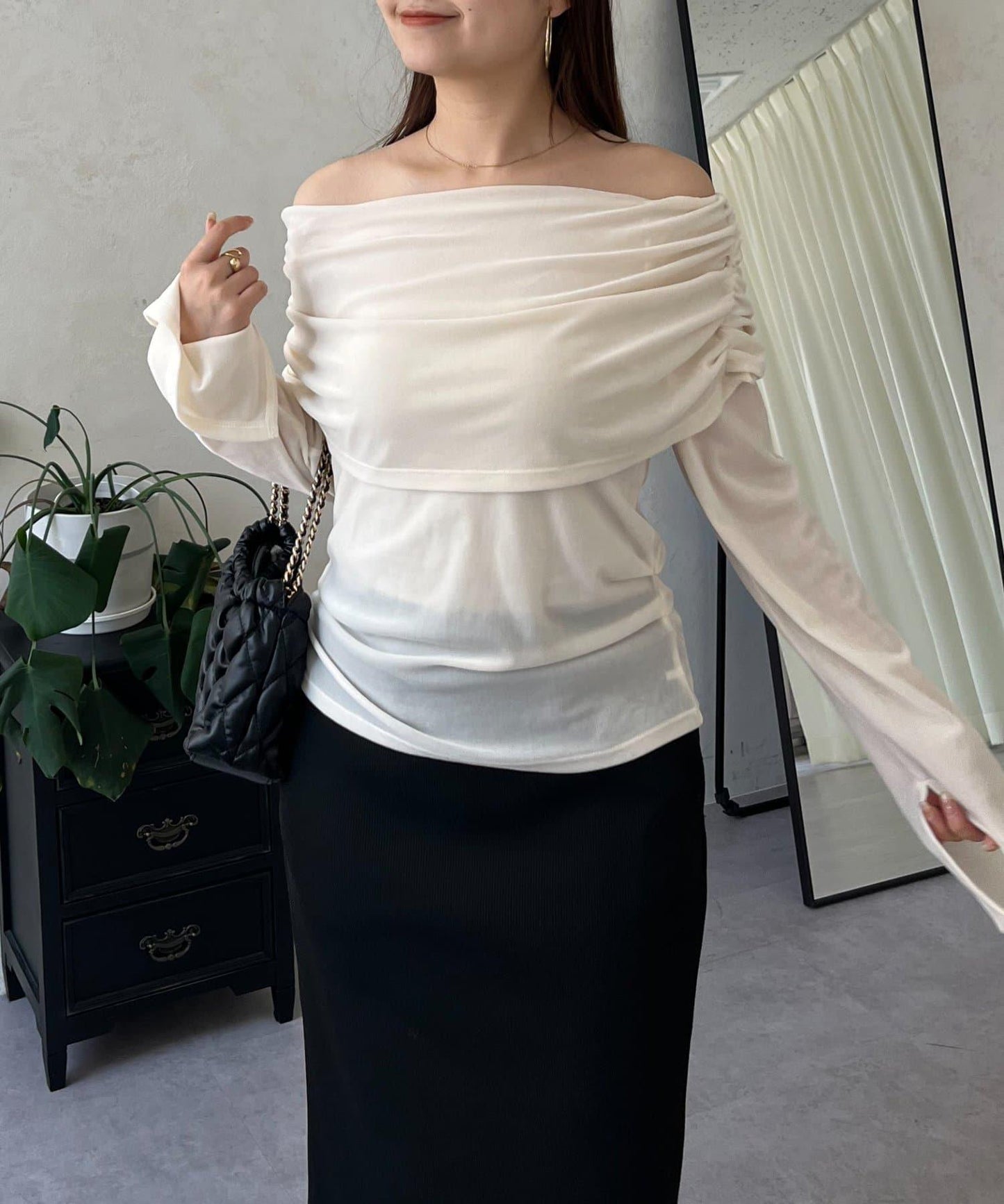袖開叉透視天鵝絨一字肩上衣