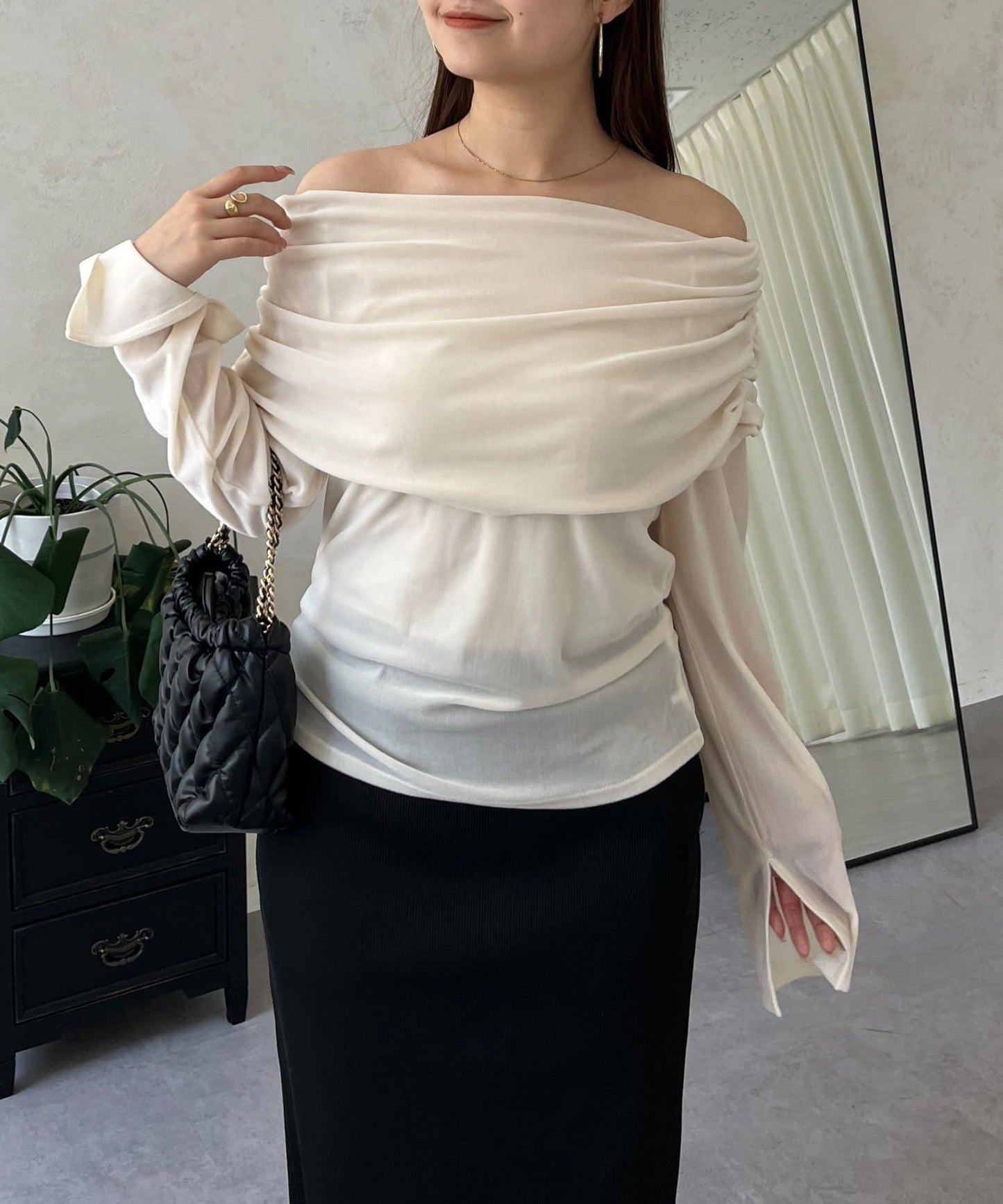 袖開叉透視天鵝絨一字肩上衣