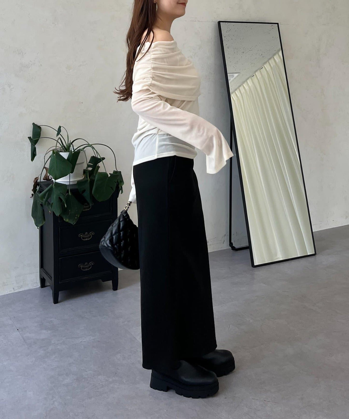 袖開叉透視天鵝絨一字肩上衣