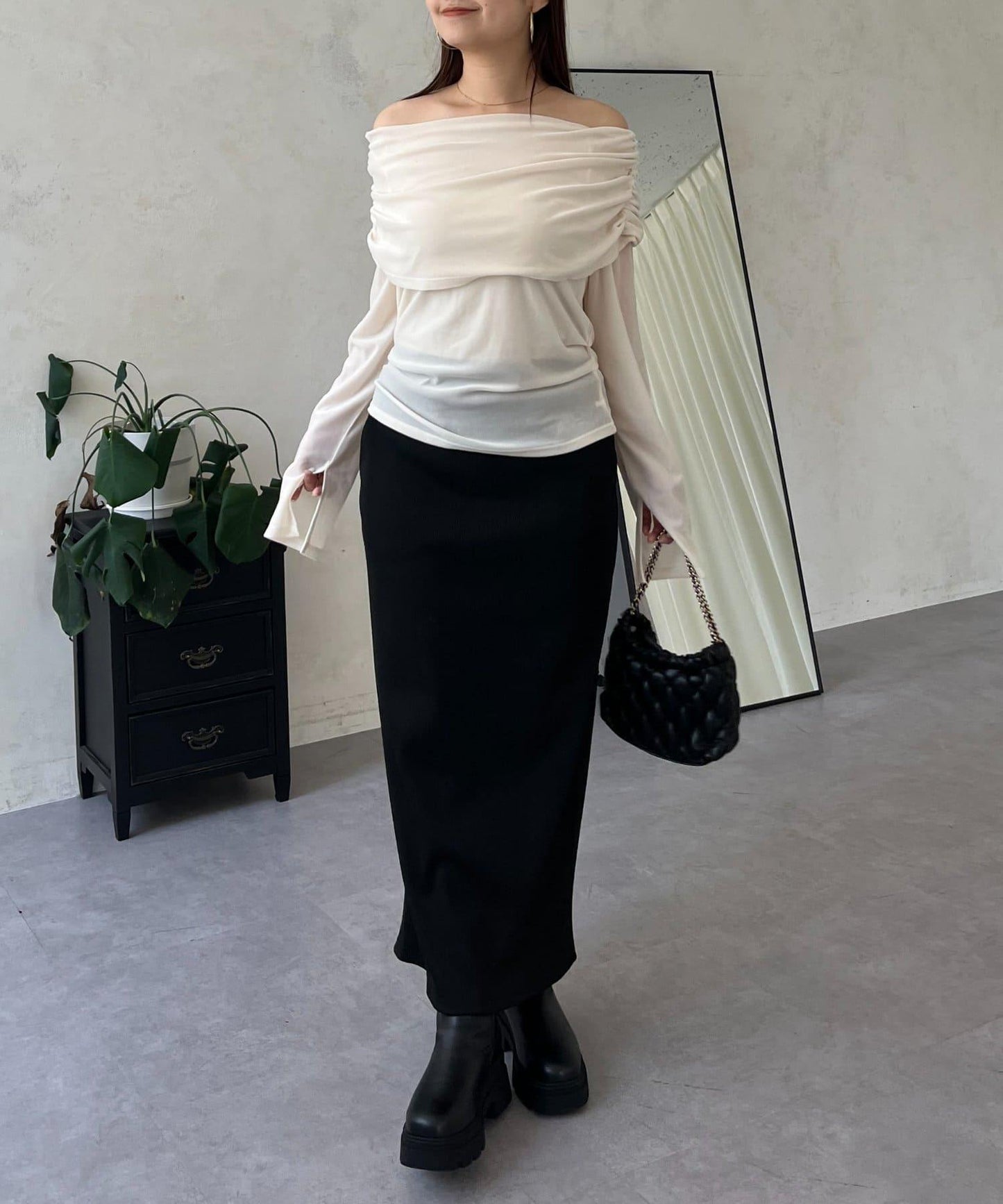 袖開叉透視天鵝絨一字肩上衣