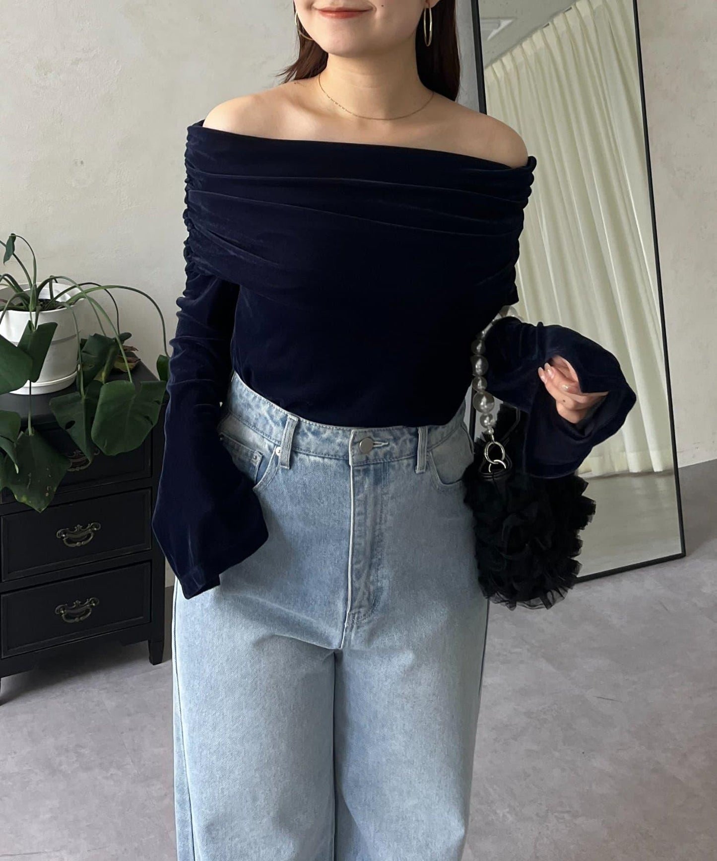 袖開叉透視天鵝絨一字肩上衣