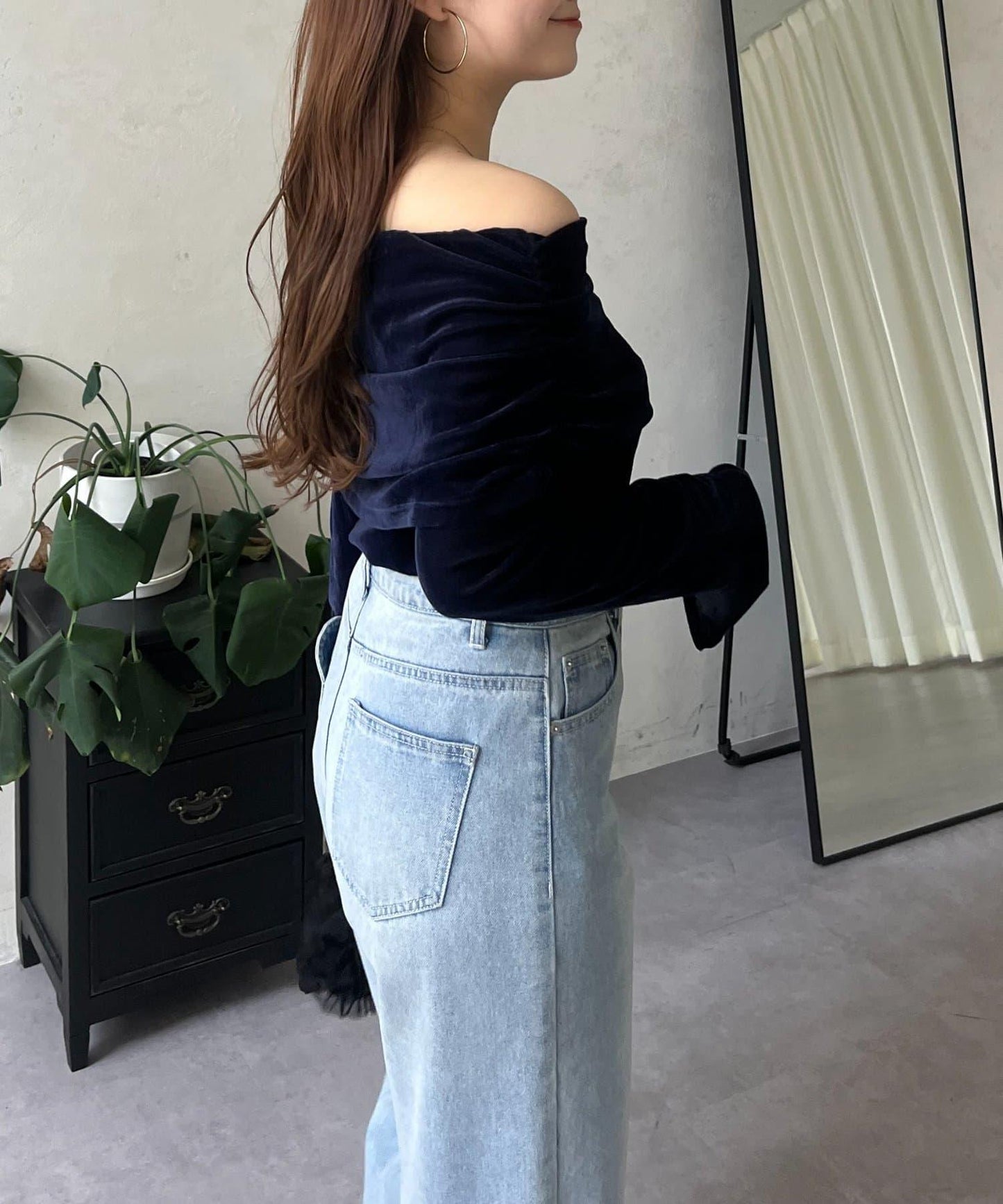 袖開叉透視天鵝絨一字肩上衣