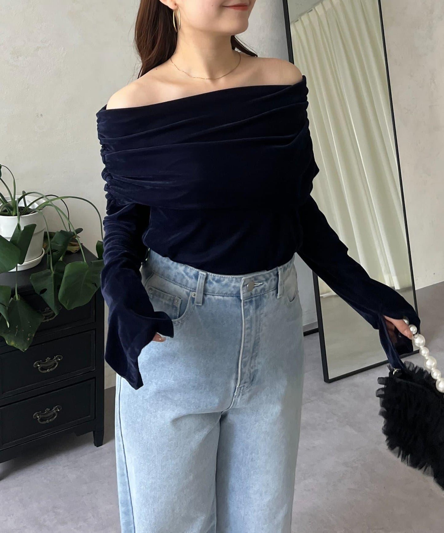 袖開叉透視天鵝絨一字肩上衣