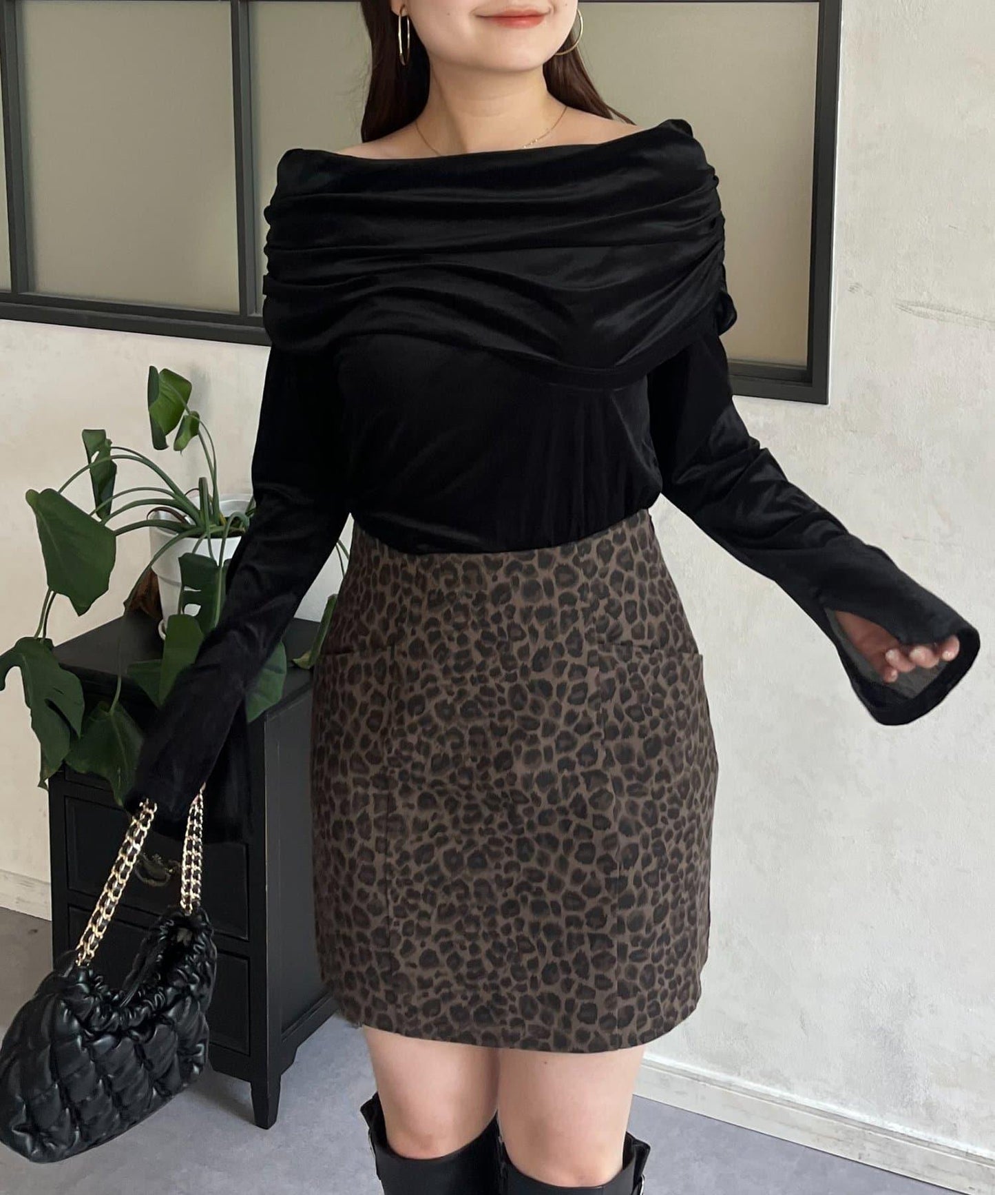 袖開叉透視天鵝絨一字肩上衣