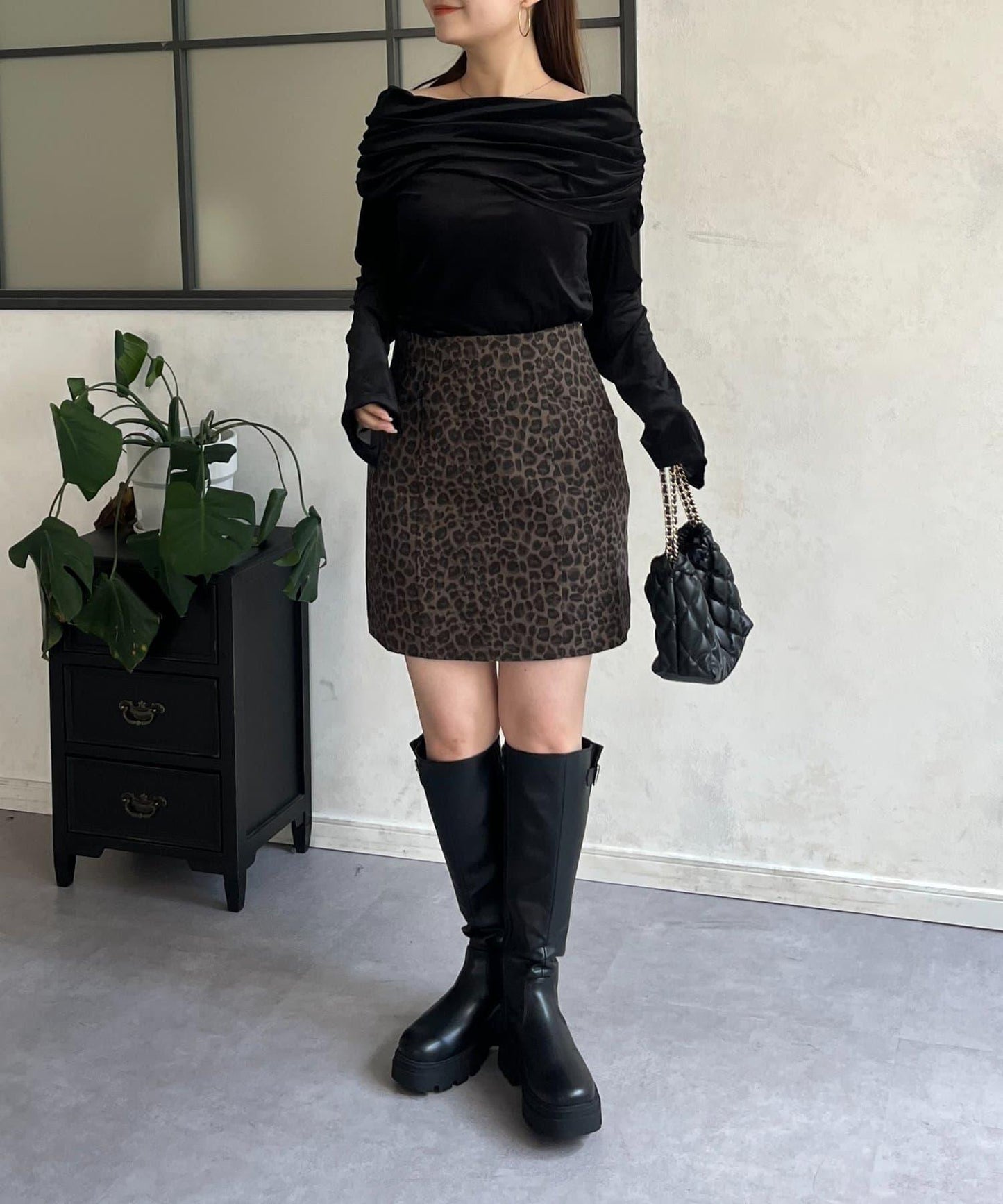 袖開叉透視天鵝絨一字肩上衣