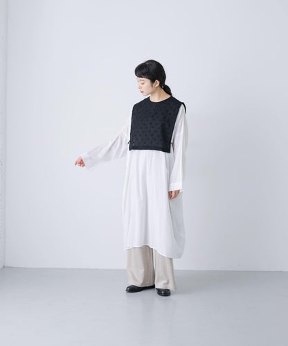 波點刺繡羊毛紗布圍兜