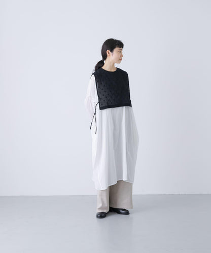 波點刺繡羊毛紗布圍兜
