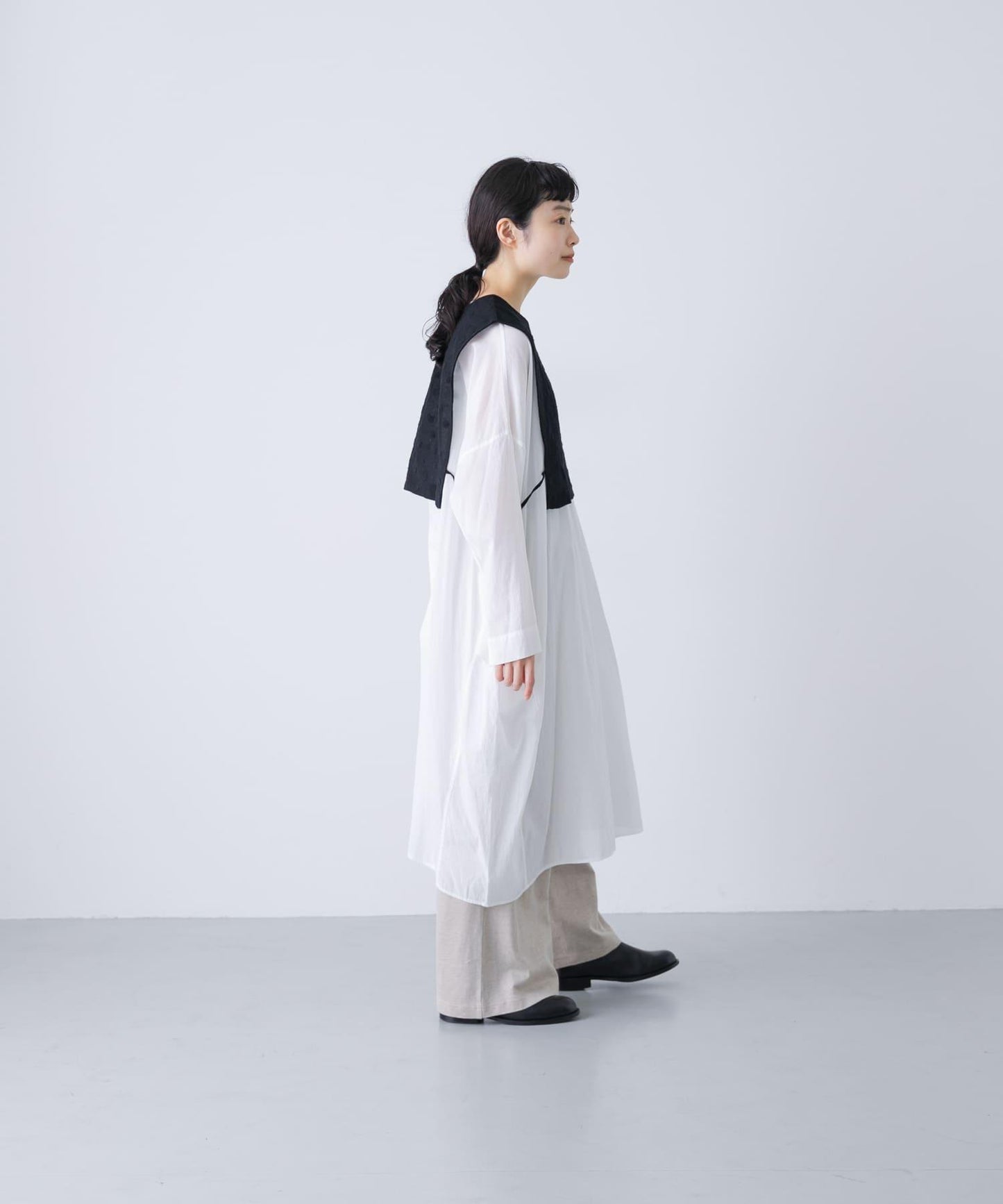 波點刺繡羊毛紗布圍兜