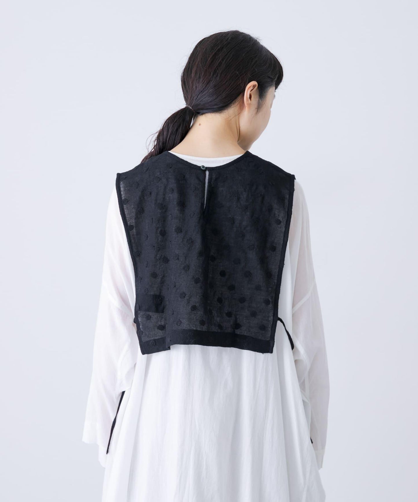 波點刺繡羊毛紗布圍兜