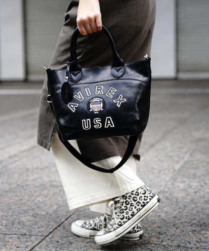 《直營店限定》學院風真皮迷你手提袋/VARSITY LEATHER MINI TOTE BAG/AVX5626