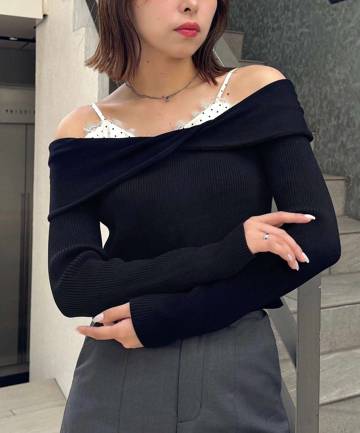 【Chico】長袖疊穿一字肩針織衫