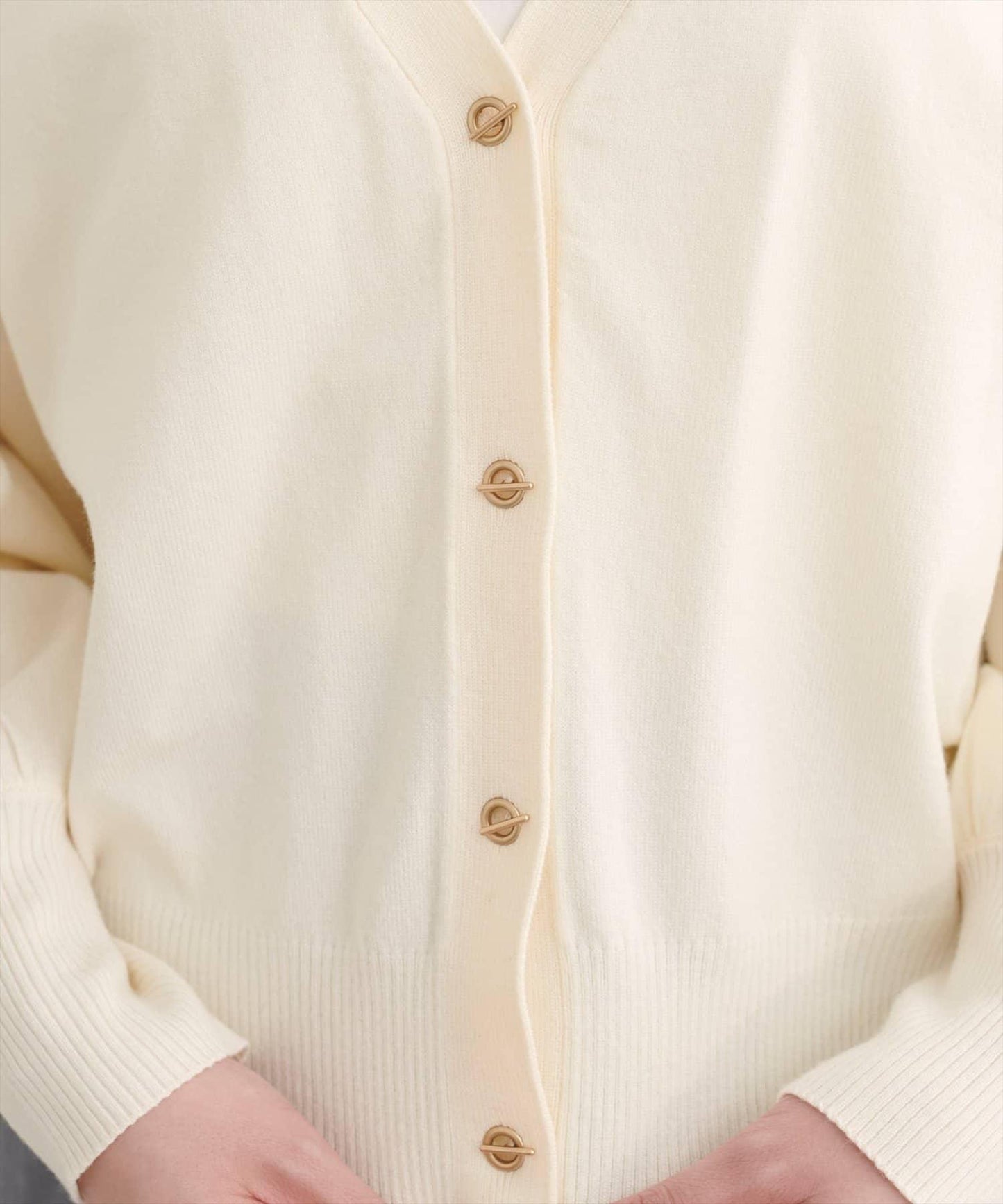 金屬孔眼基礎款開衫