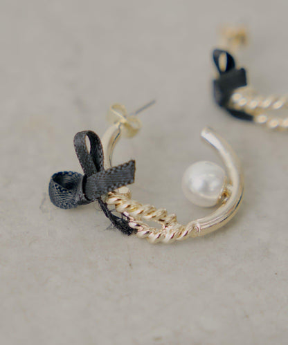 【Chico】帶蝴蝶結圈形珍珠耳環