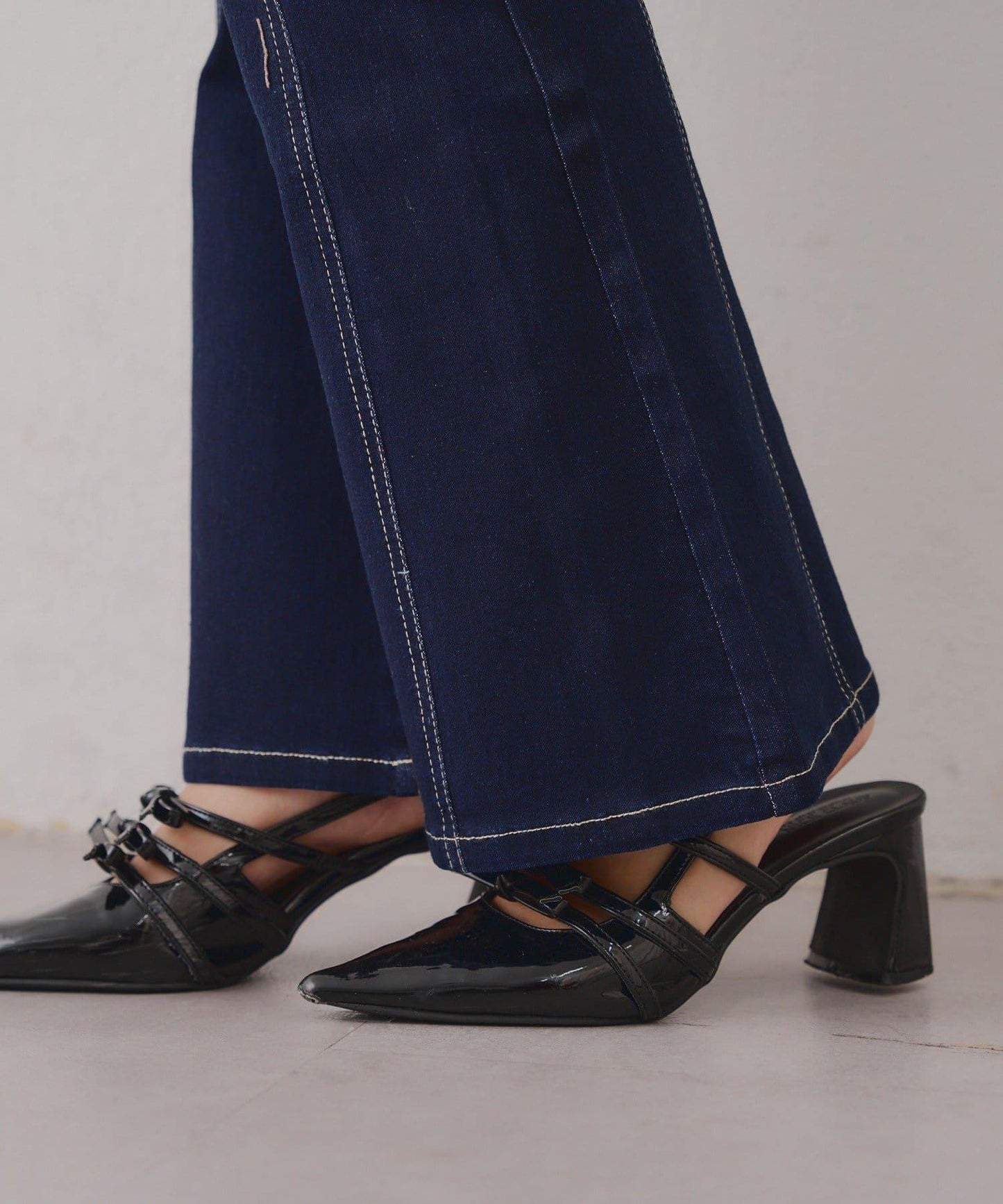 【背面也很可愛】蝴蝶結牛仔喇叭褲