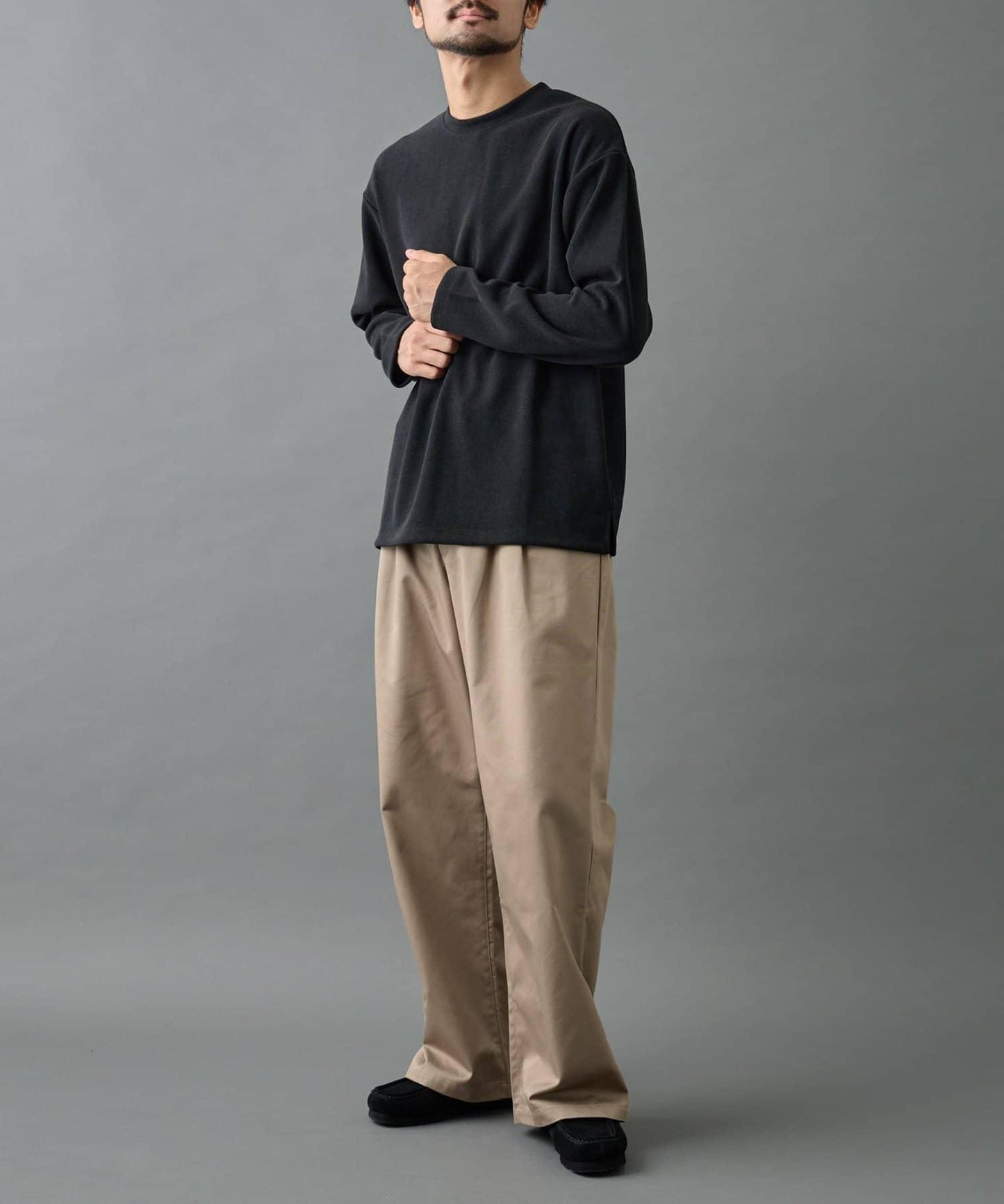 【AW】剪裁絨面套頭衫