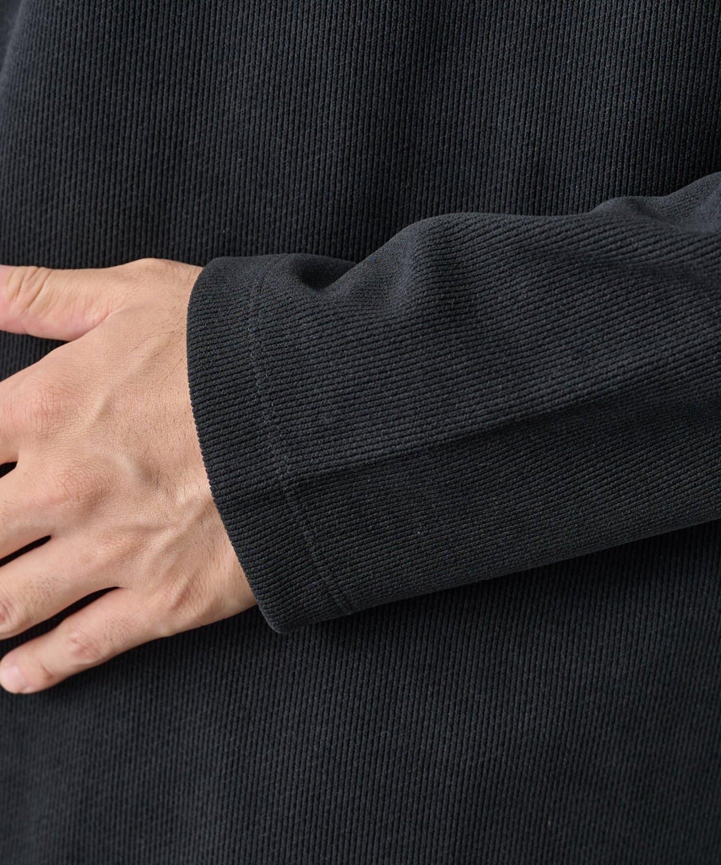 【AW】剪裁絨面套頭衫