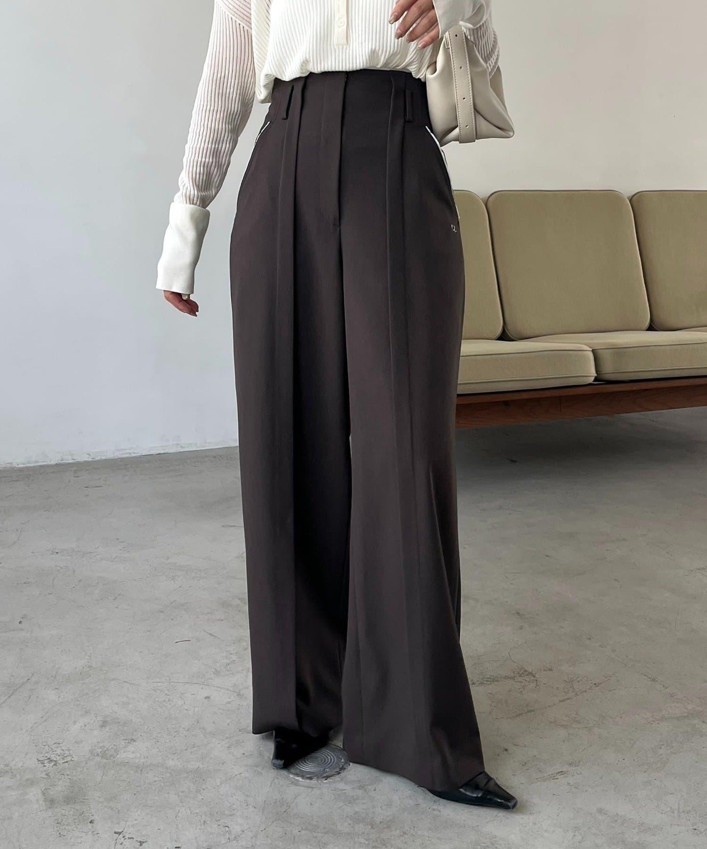 〈C.L〉剪裁高腰長褲