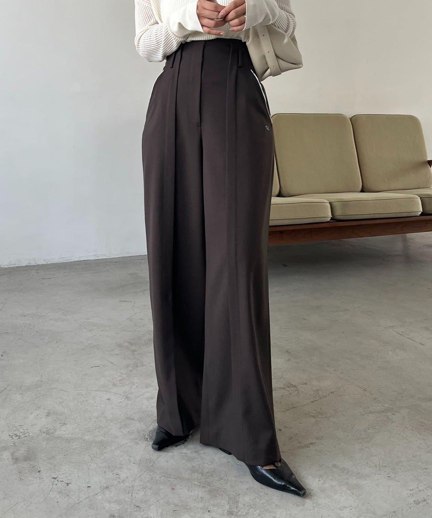 〈C.L〉剪裁高腰長褲