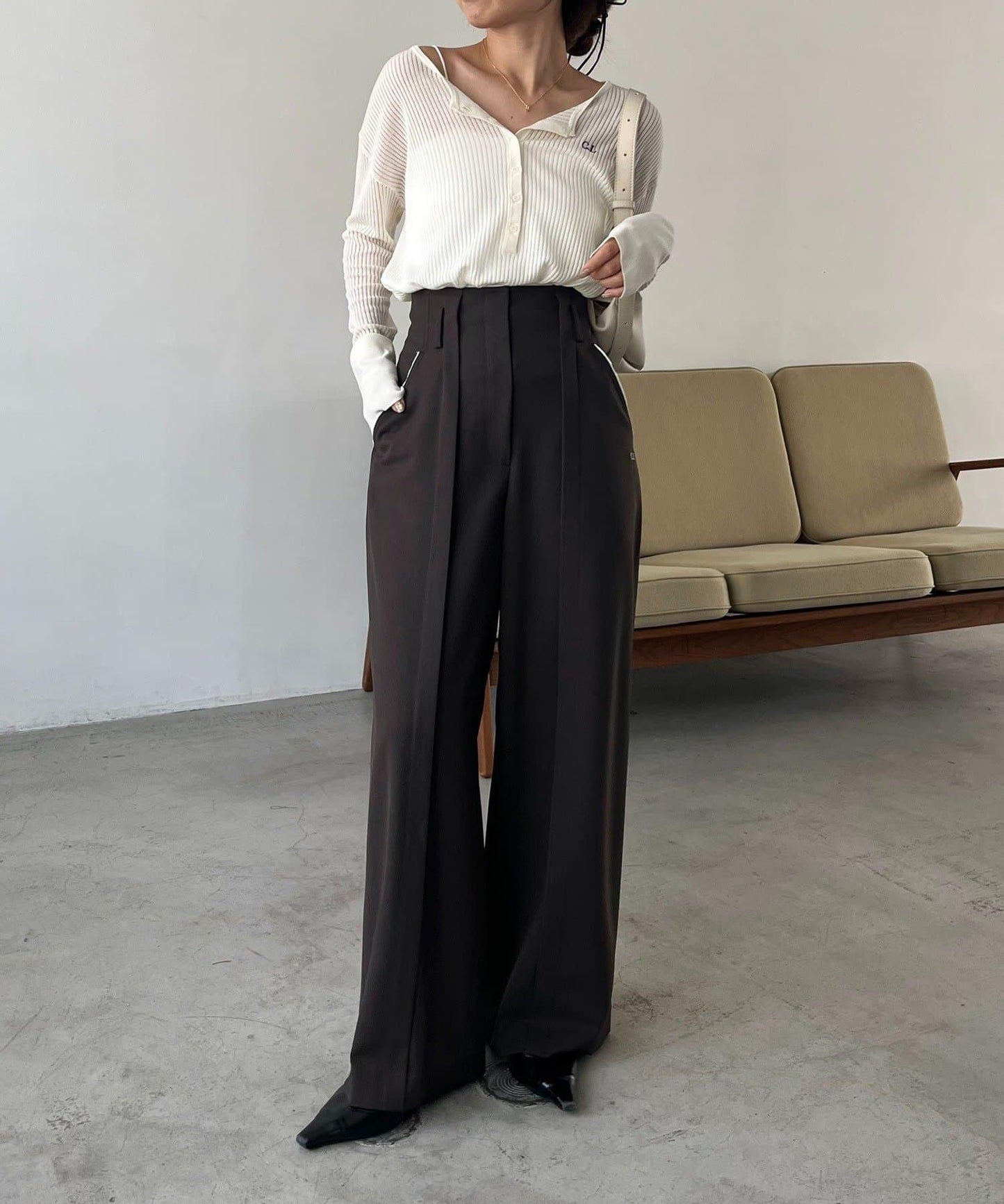 〈C.L〉剪裁高腰長褲