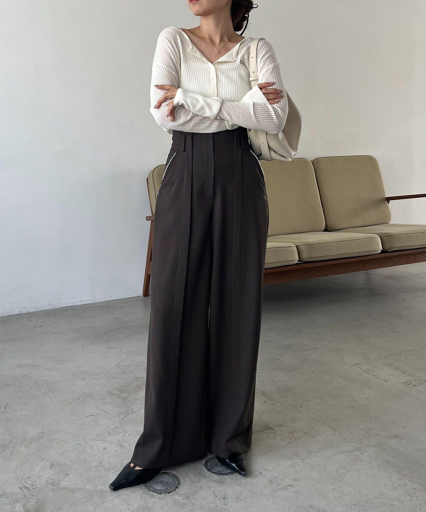 〈C.L〉剪裁高腰長褲