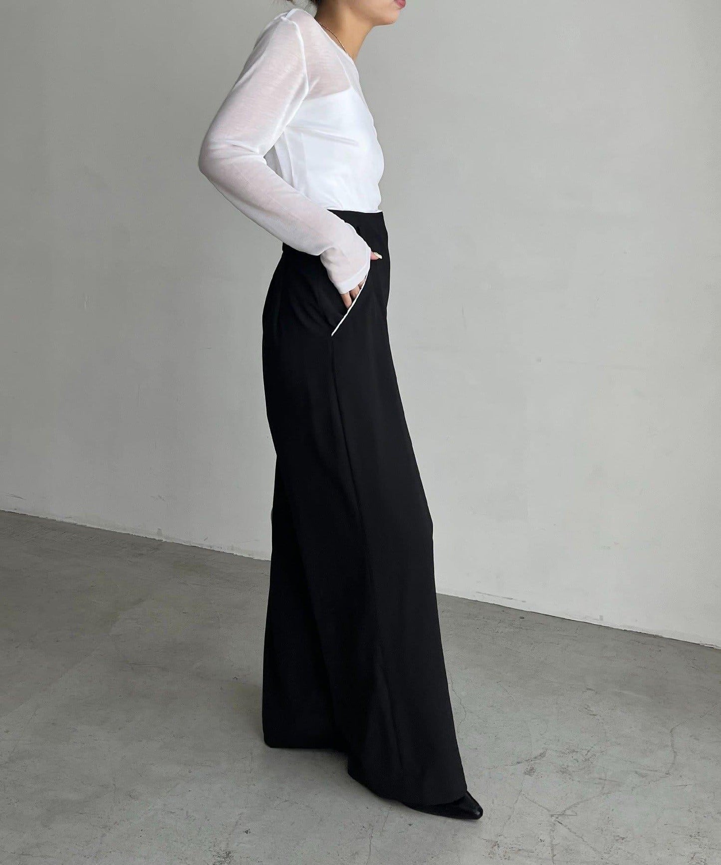 〈C.L〉剪裁高腰長褲