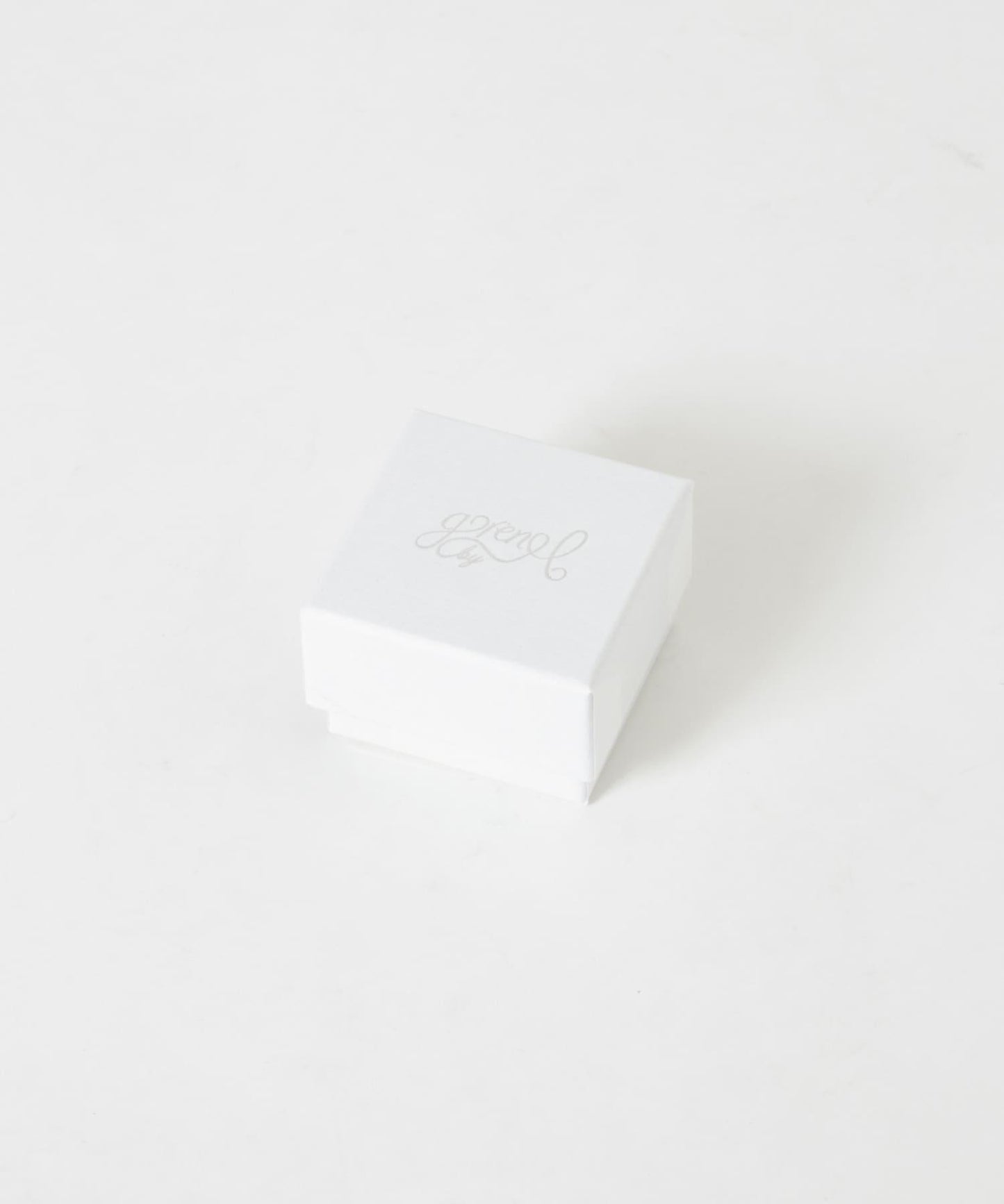 gren by M 啞光玻璃貝殼耳環