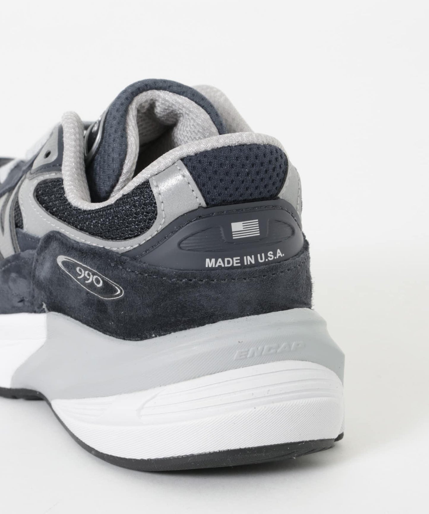 NEW BALANCE W990NV6