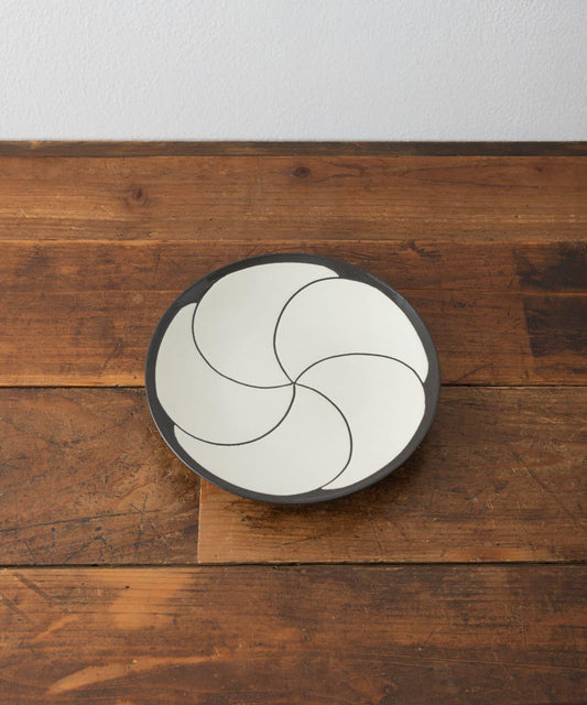 利左エ門窯 NEZIRI・梅果盤