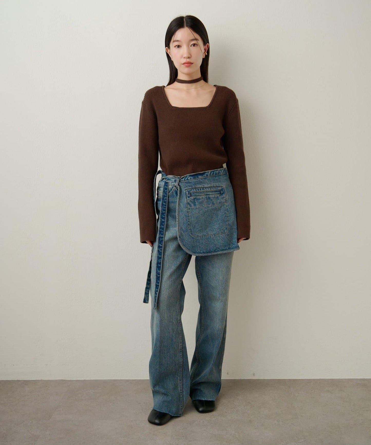 帶口袋喇叭牛仔褲