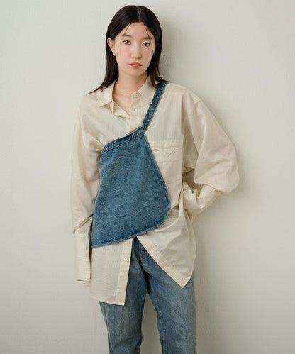 帶口袋喇叭牛仔褲