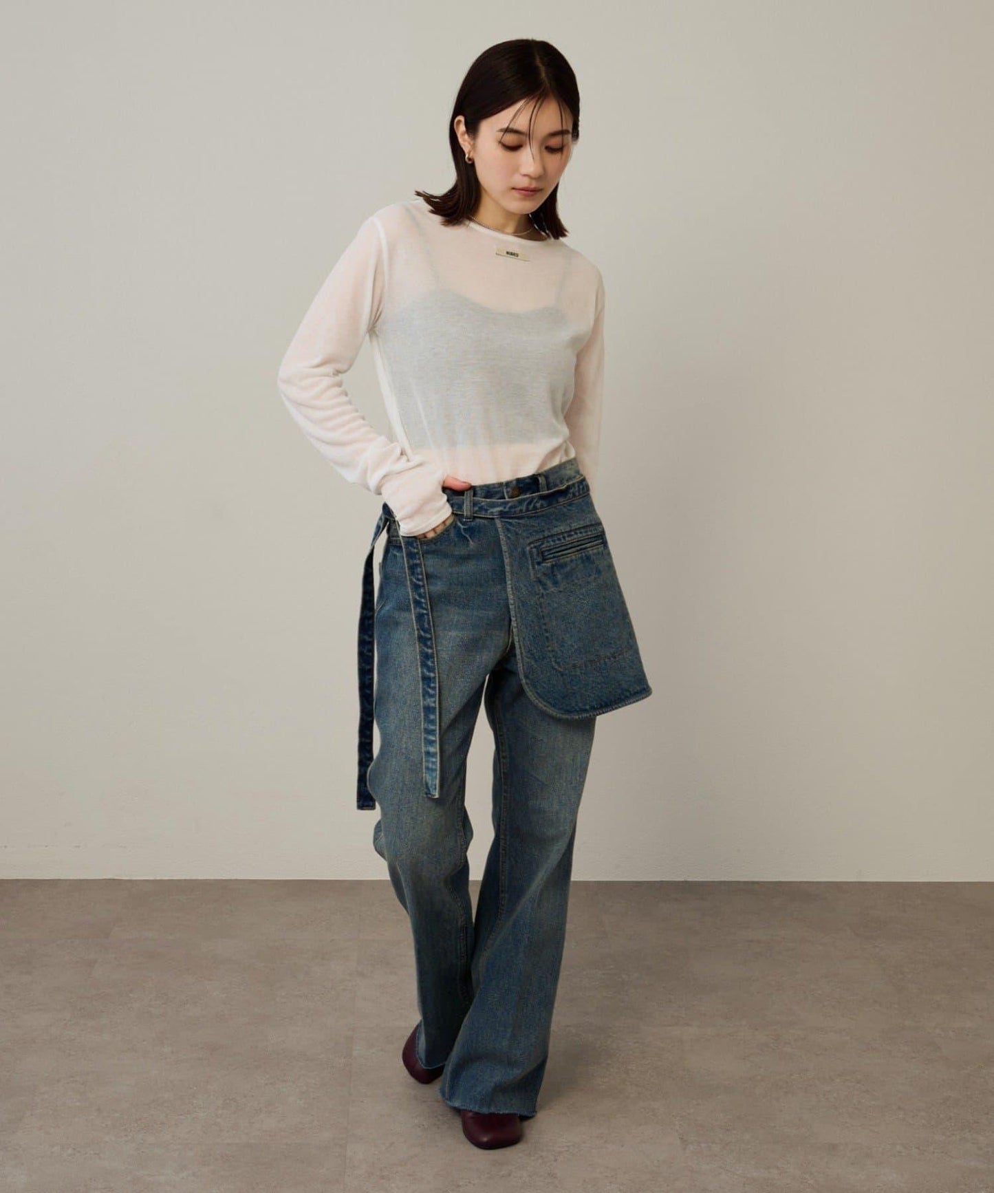 帶口袋喇叭牛仔褲