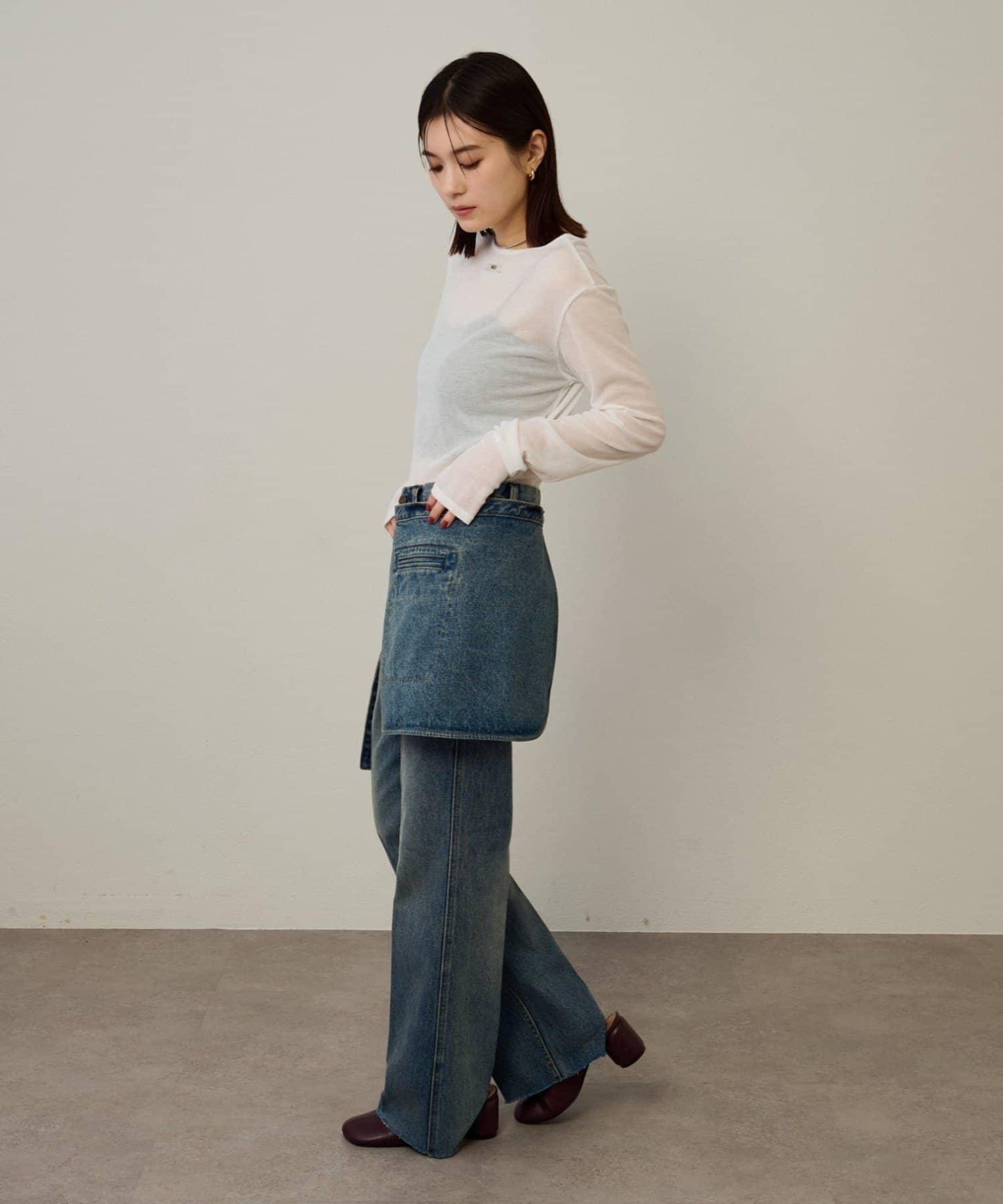 帶口袋喇叭牛仔褲